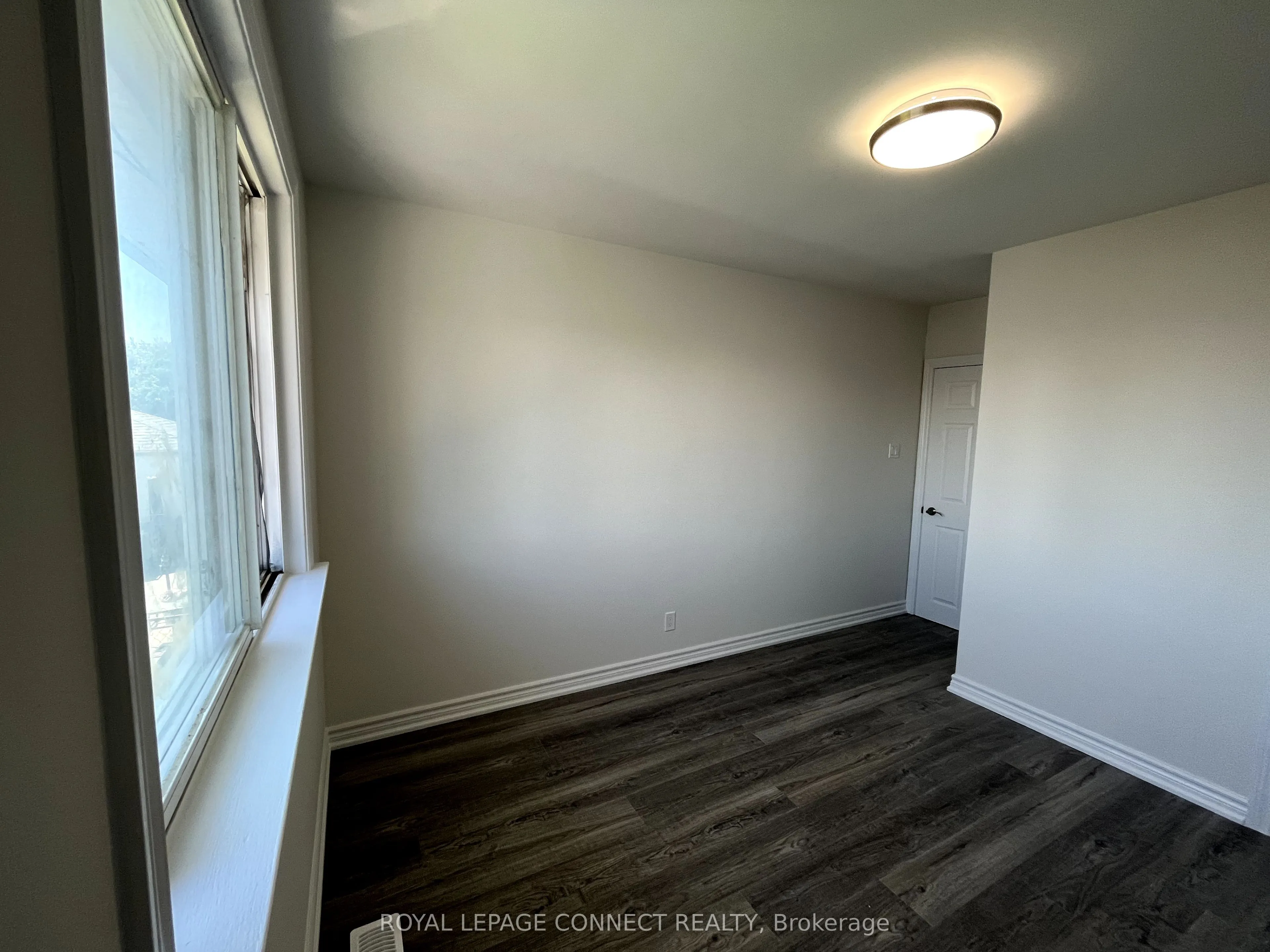 54 Foxrun Avenue