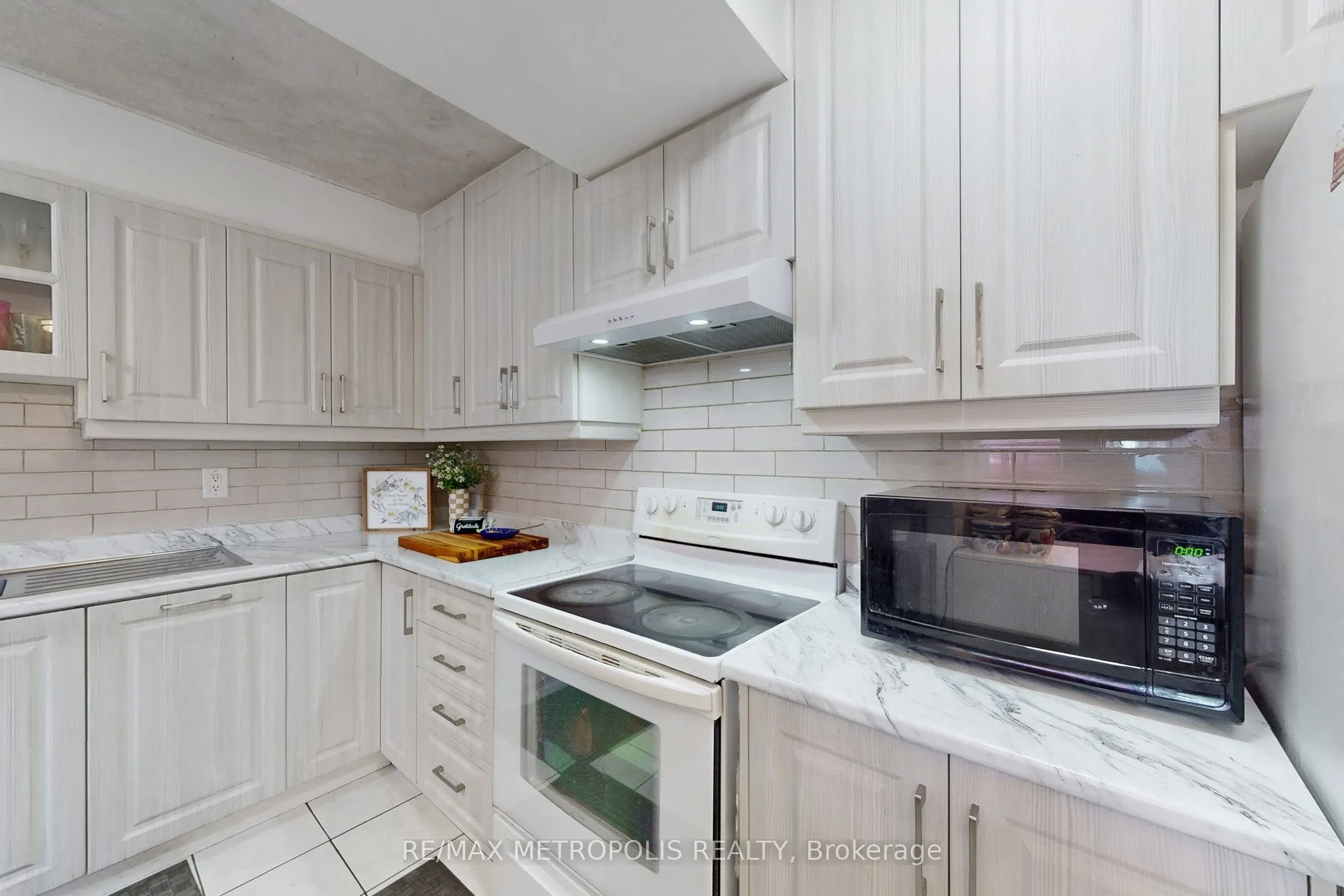 80 Grandravine Drive, #809