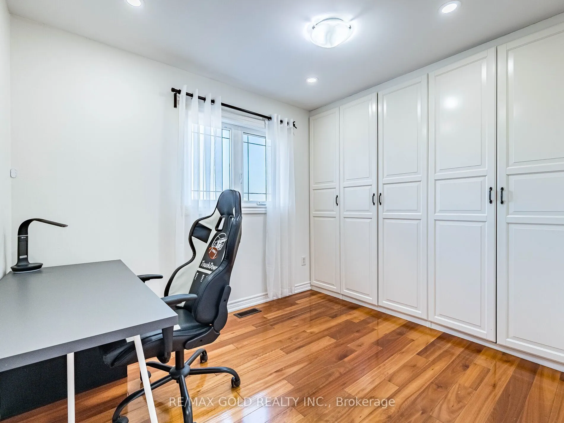 74 Porchlight Road