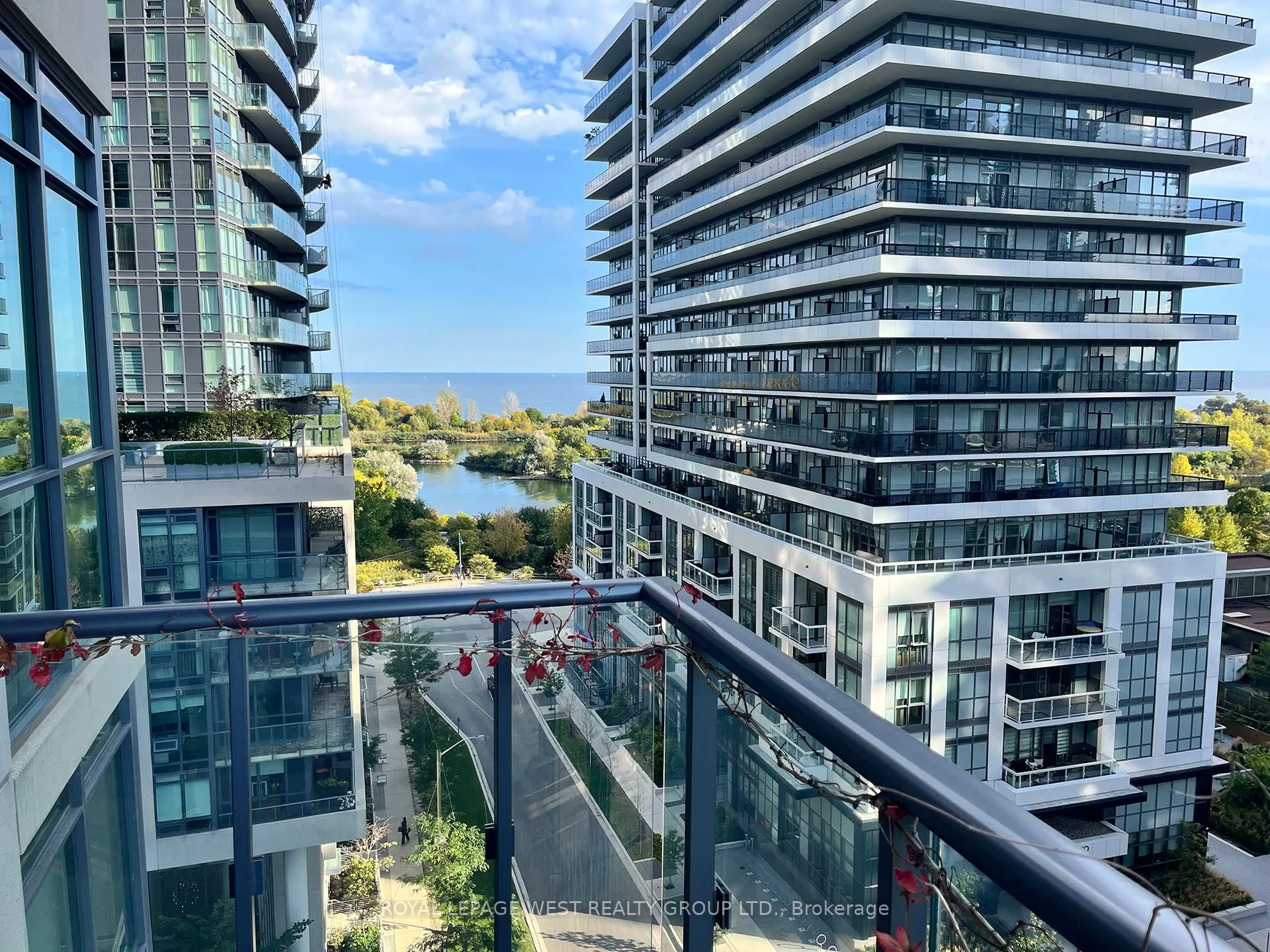 60 Annie Craig Drive, #915