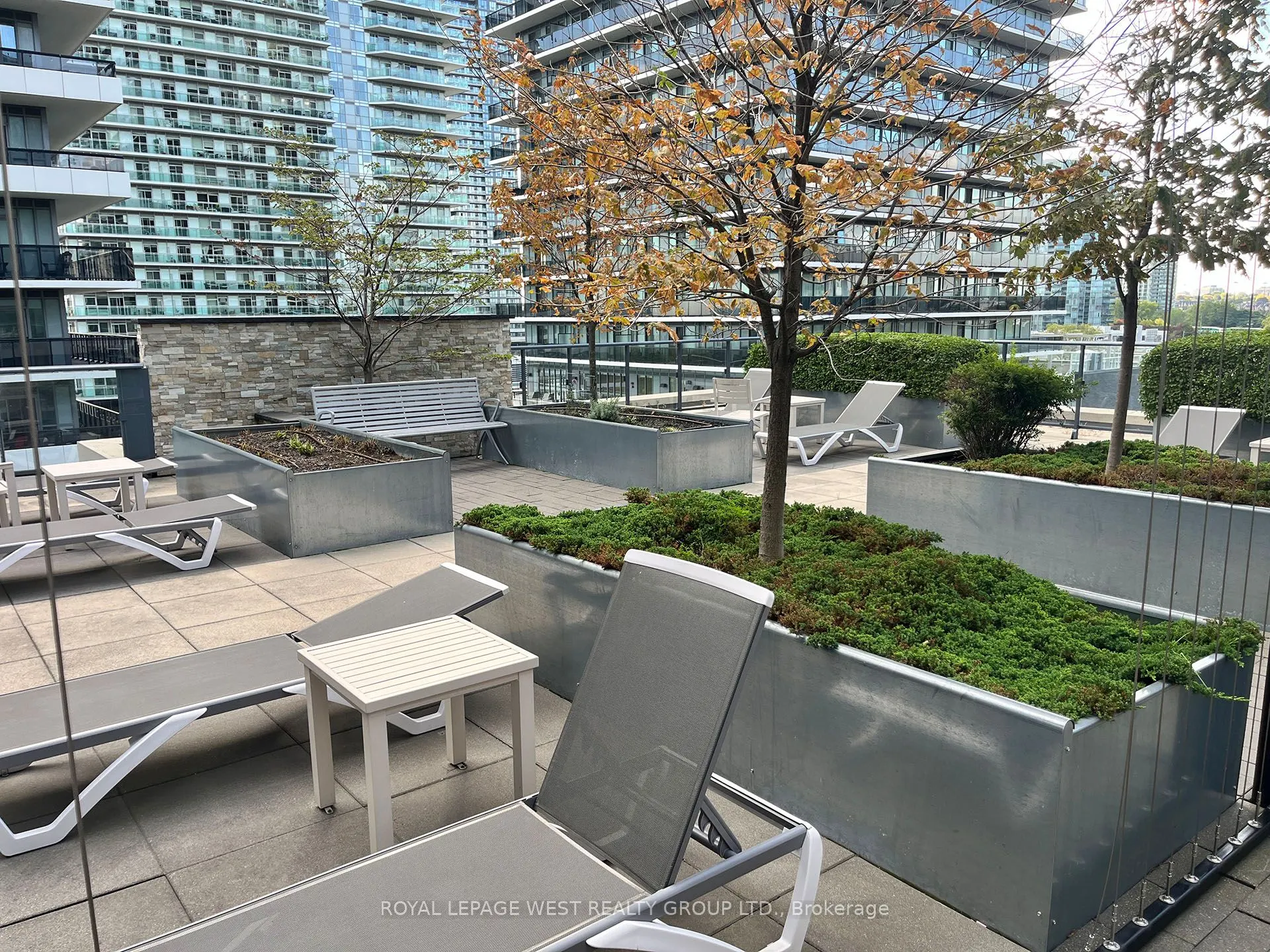 60 Annie Craig Drive, #915