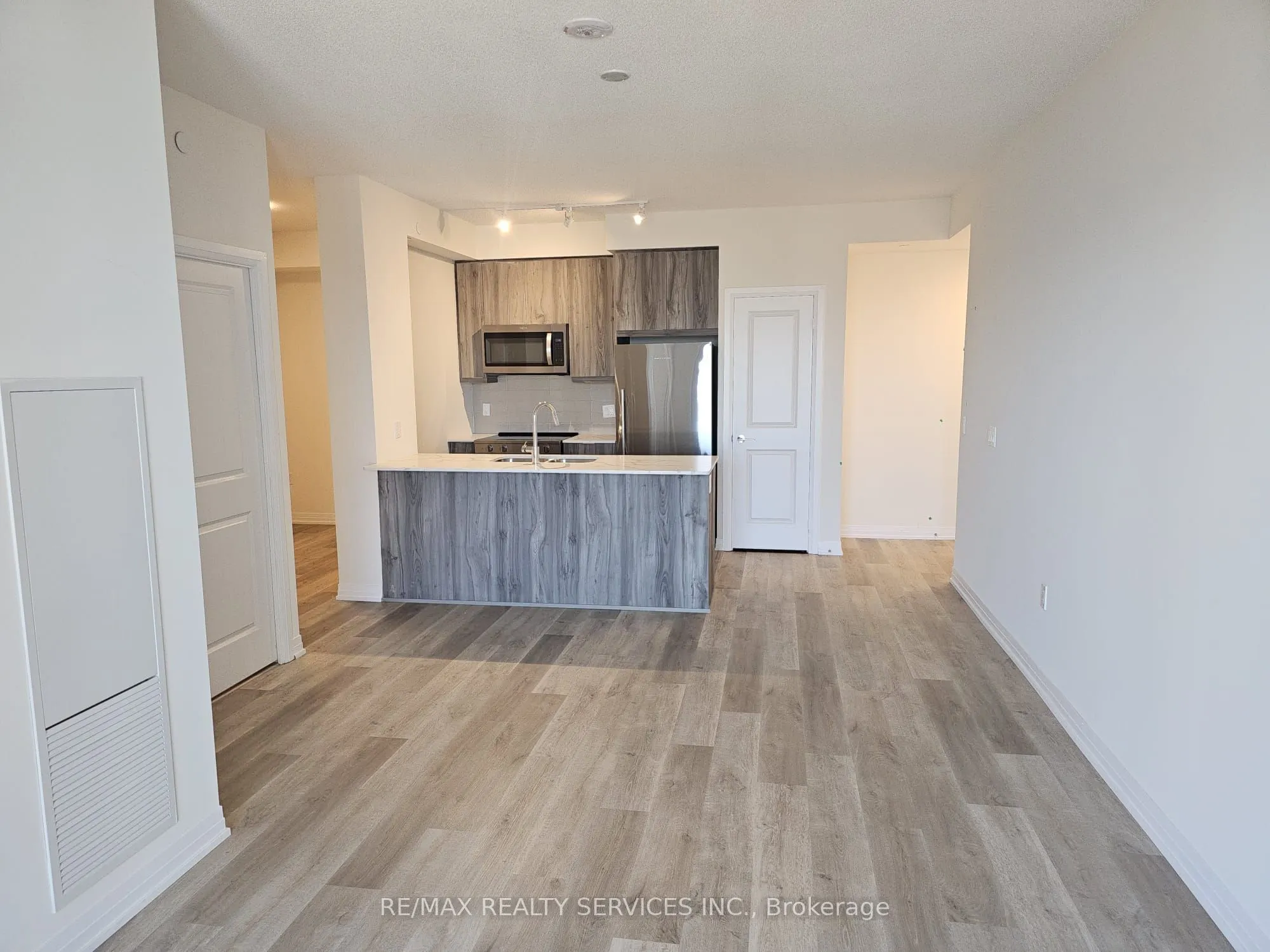 15 Wintergarden Drive, #1410