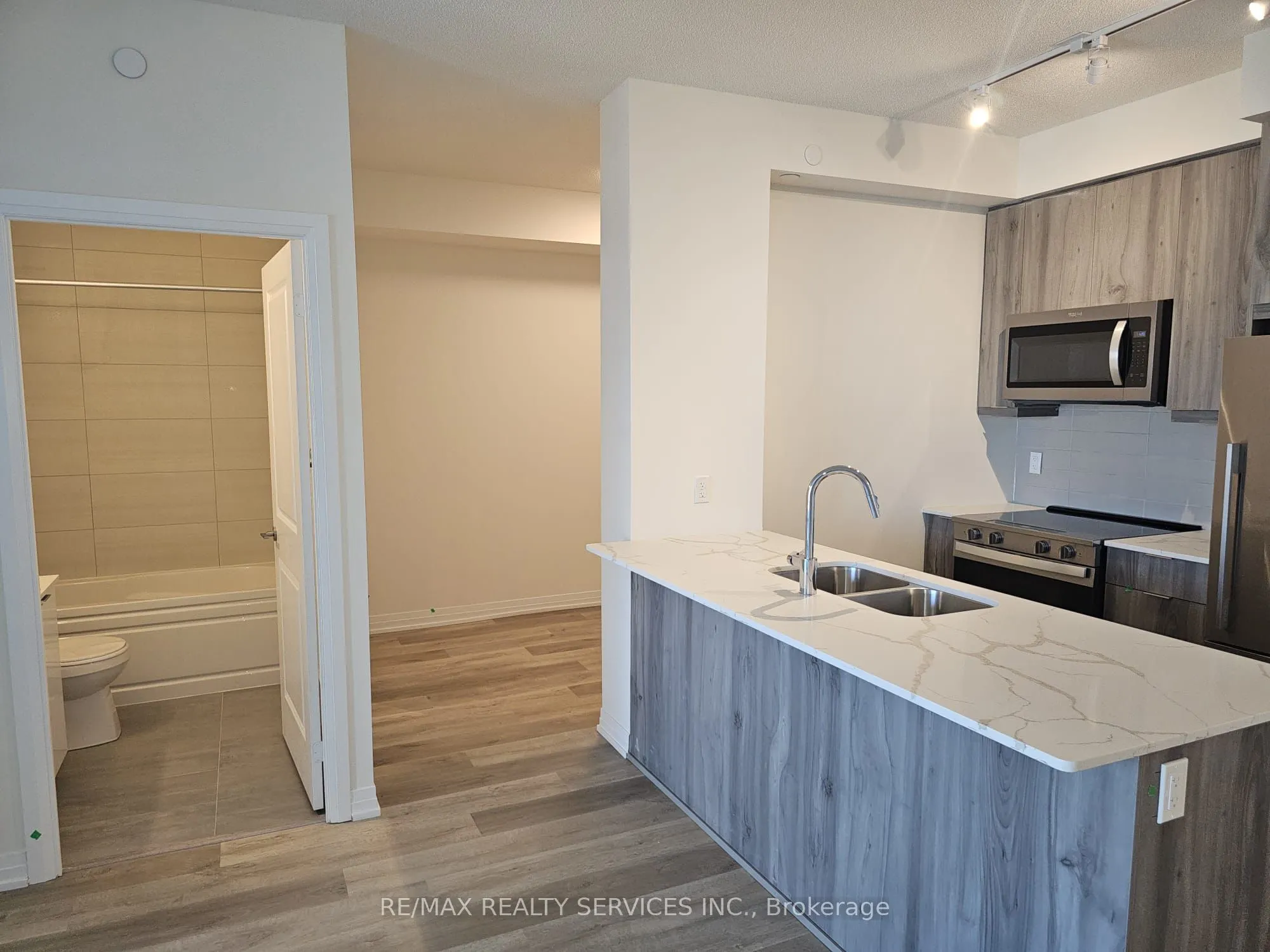 15 Wintergarden Drive, #1410