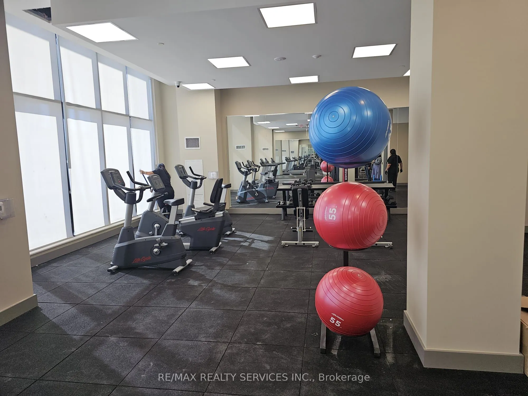 15 Wintergarden Drive, #1410