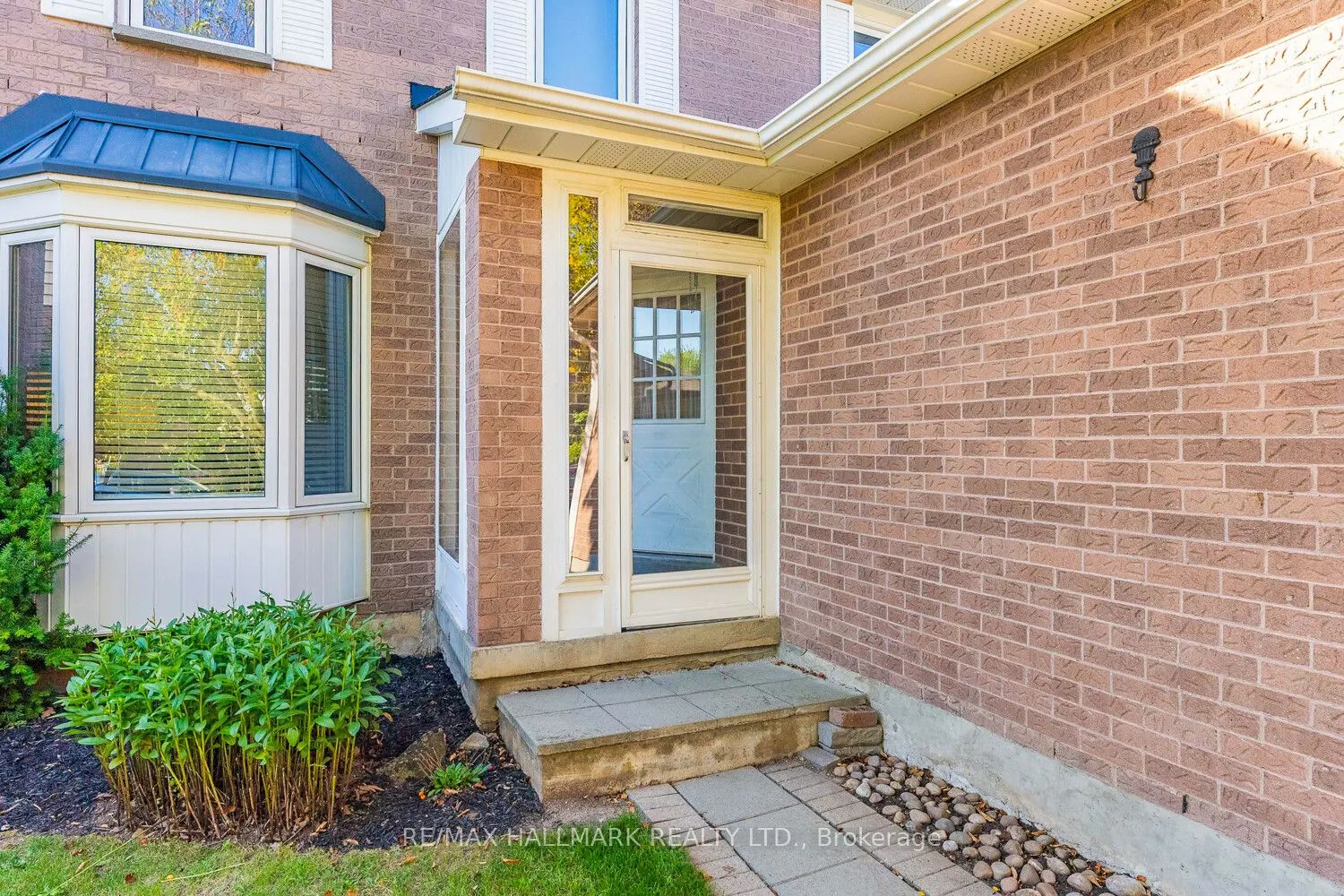 2143 Hunt Crescent