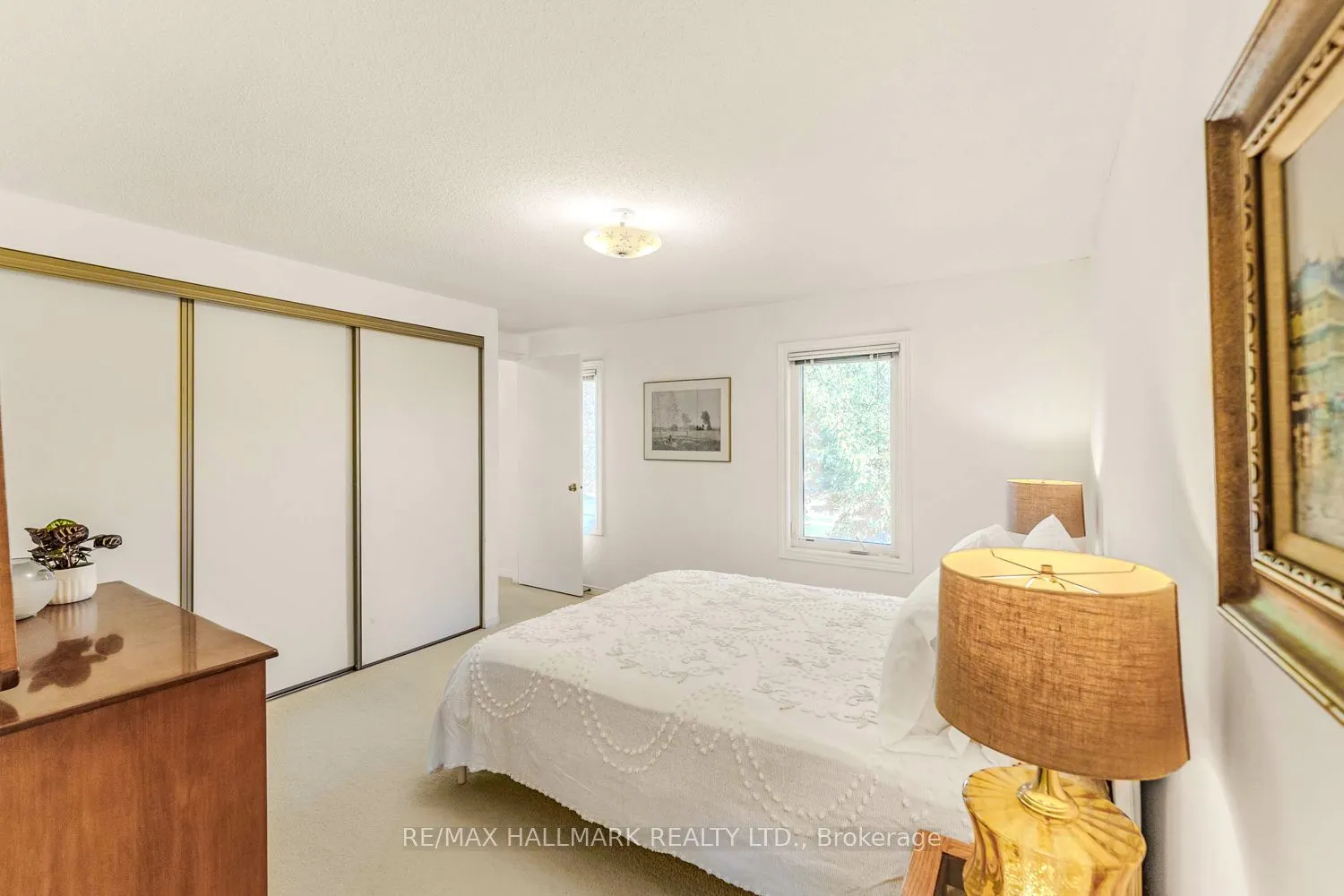 2143 Hunt Crescent