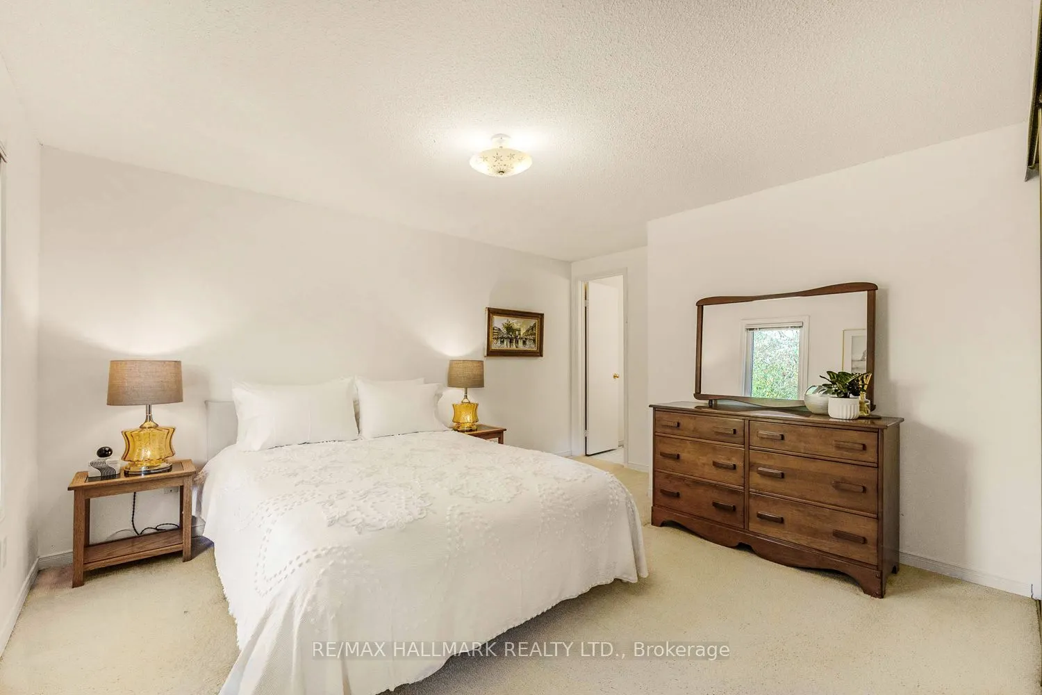 2143 Hunt Crescent