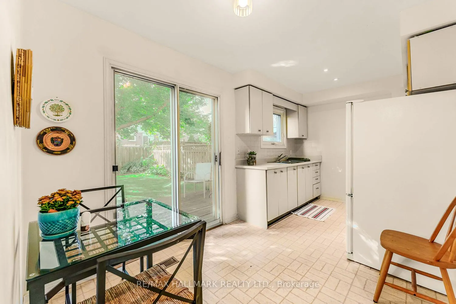 2143 Hunt Crescent