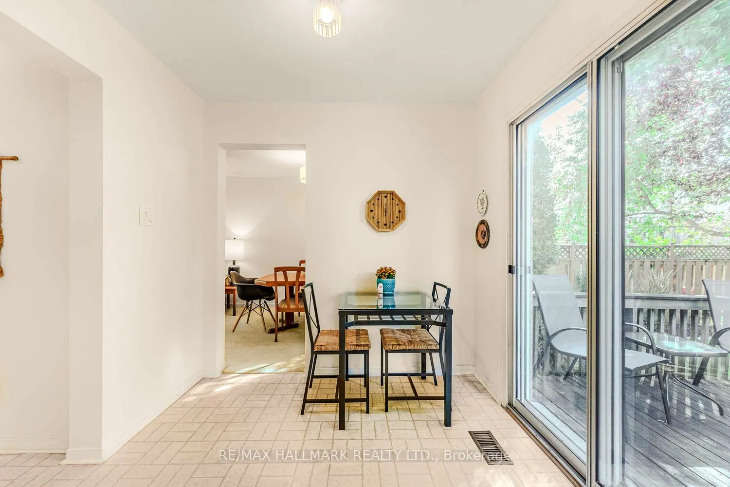 2143 Hunt Crescent