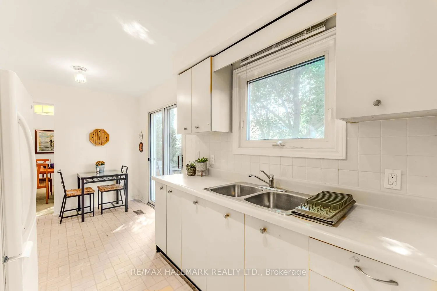 2143 Hunt Crescent