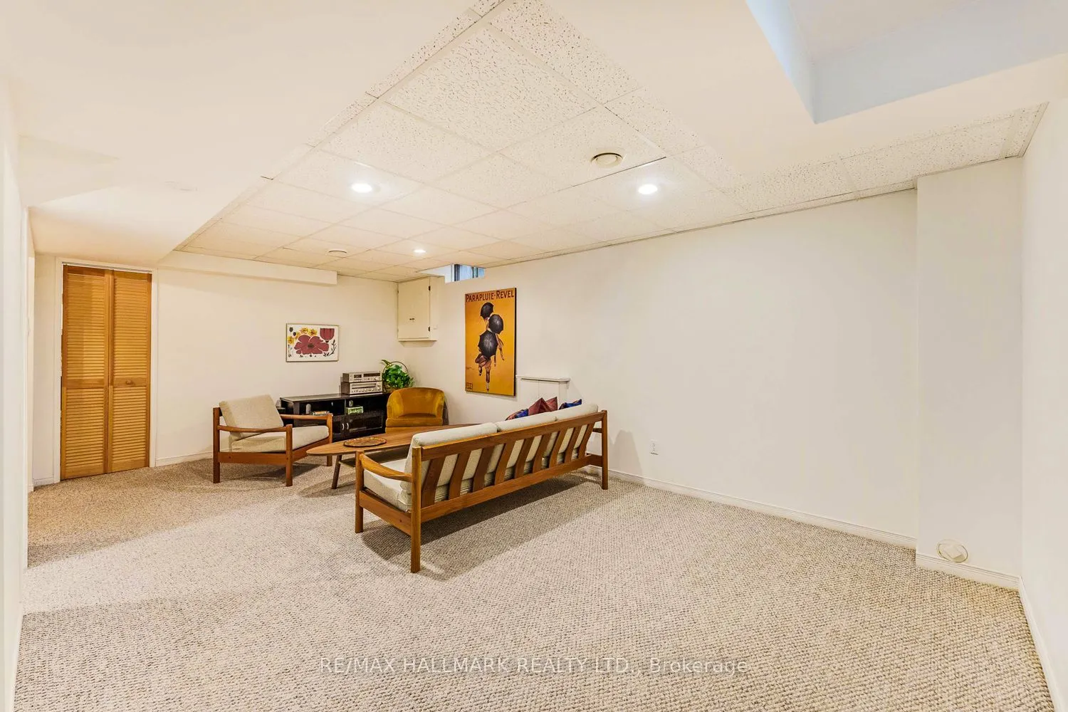 2143 Hunt Crescent