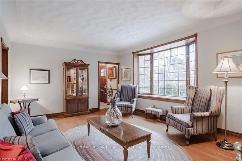 4447 Lakeshore Road
