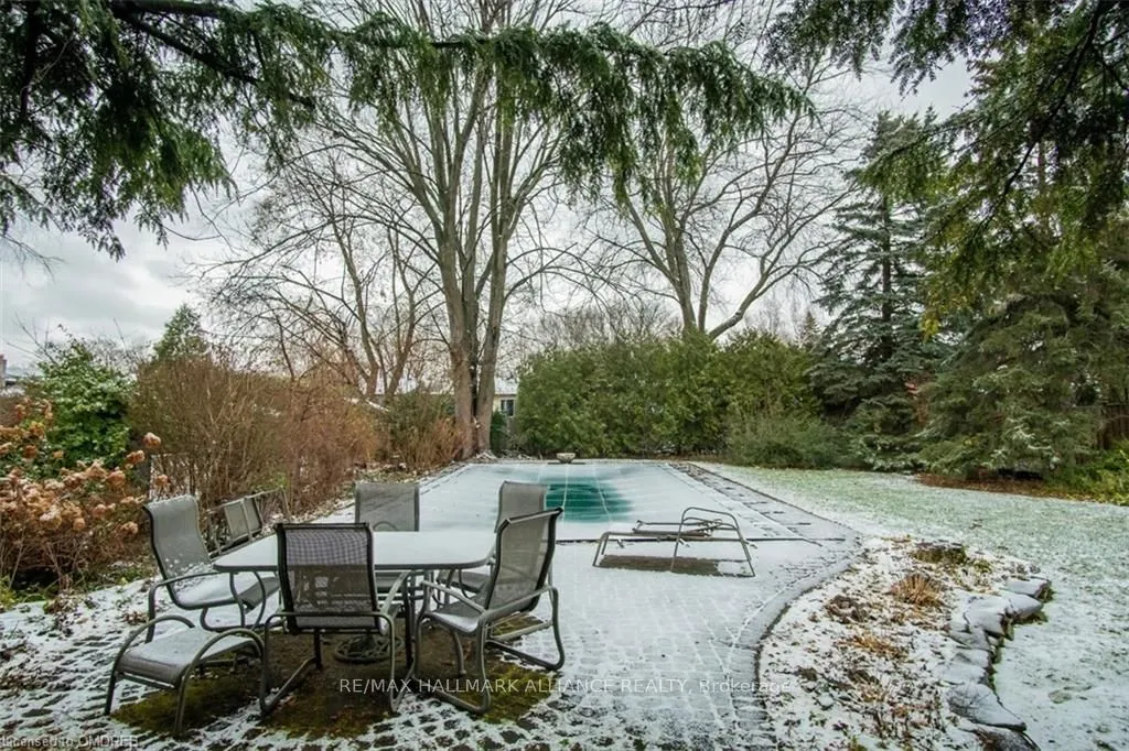4447 Lakeshore Road