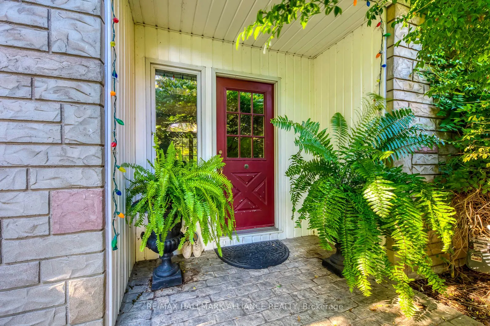 4447 Lakeshore Road