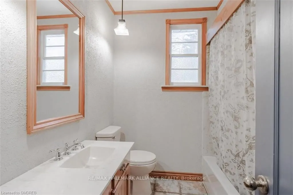 4447 Lakeshore Road