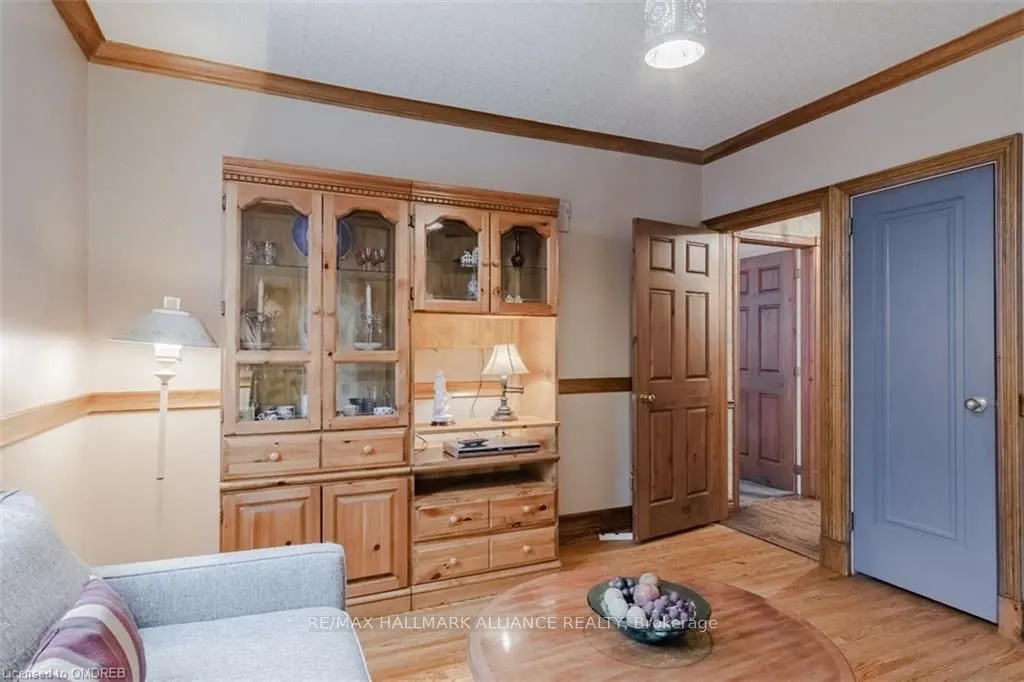 4447 Lakeshore Road