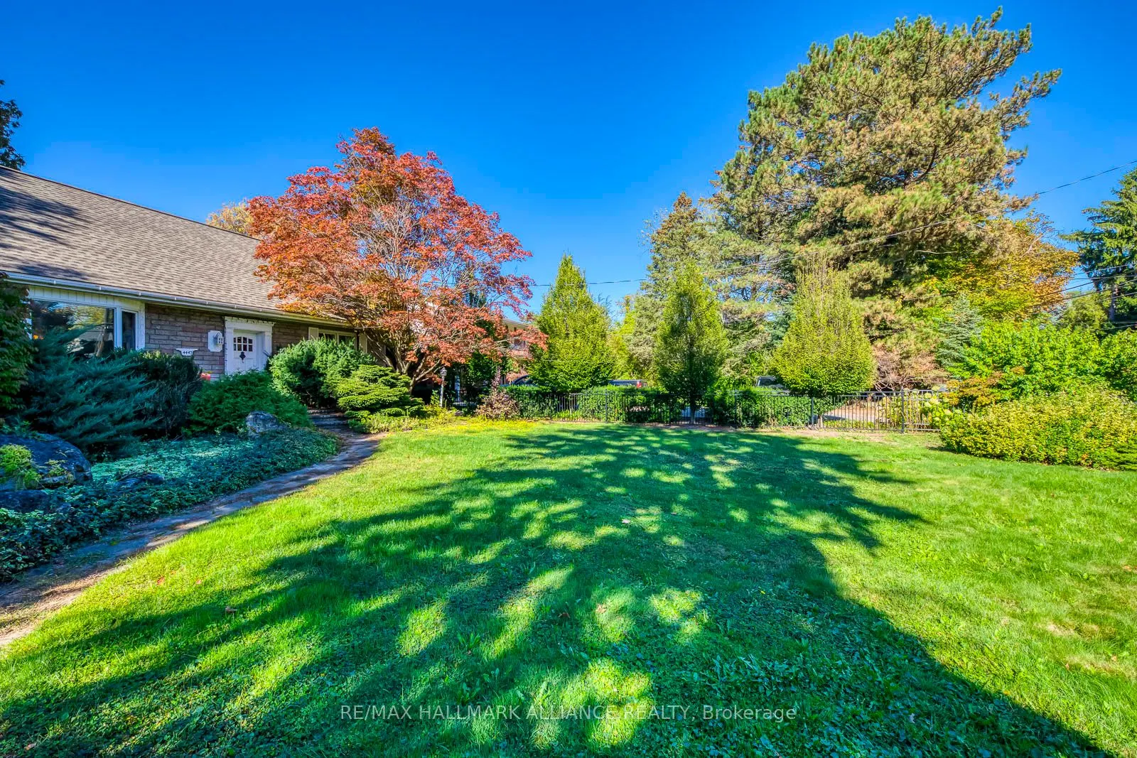 4447 Lakeshore Road