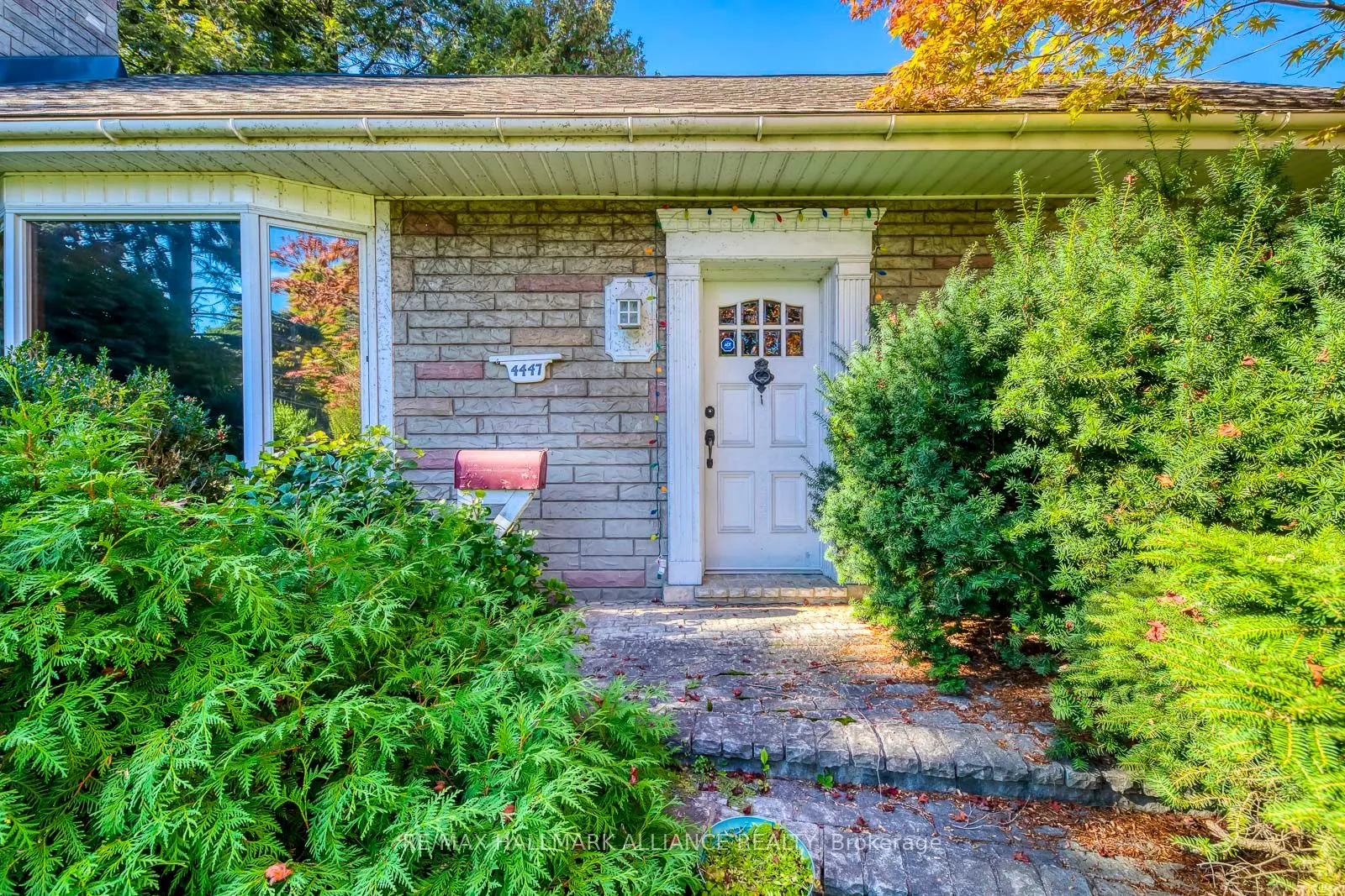 4447 Lakeshore Road