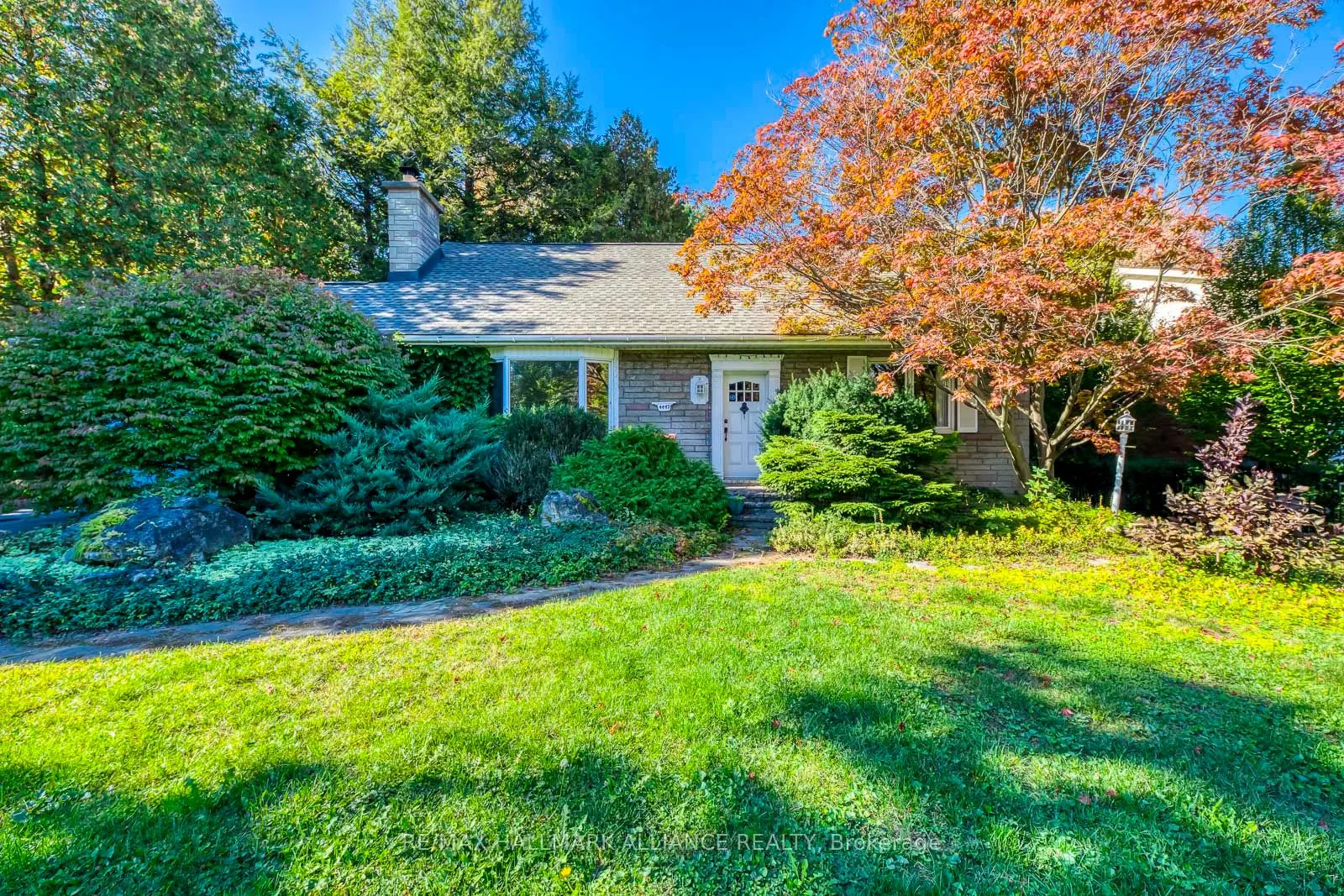 4447 Lakeshore Road