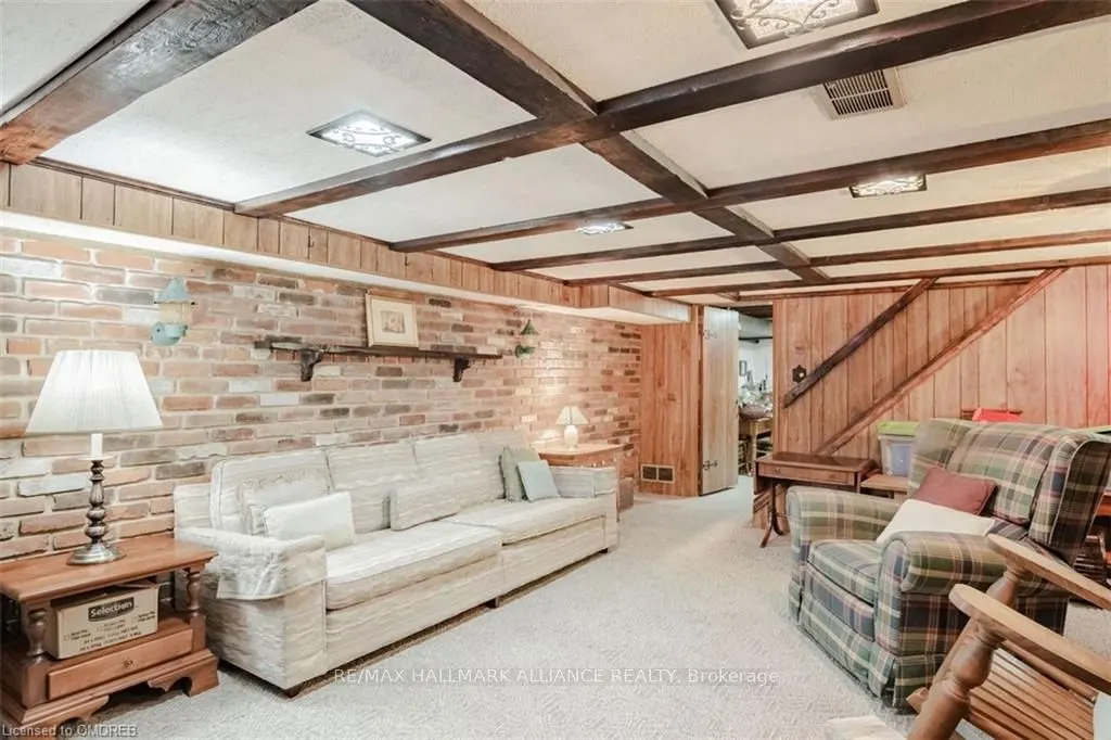 4447 Lakeshore Road