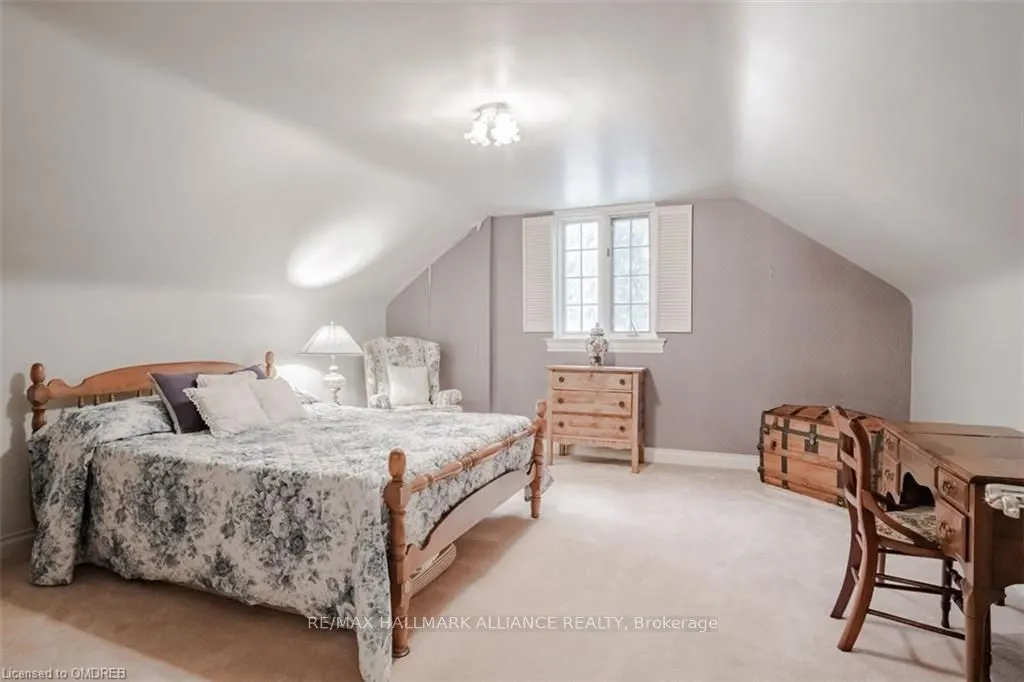 4447 Lakeshore Road