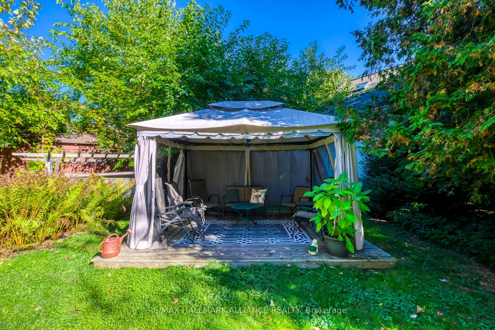 4447 Lakeshore Road