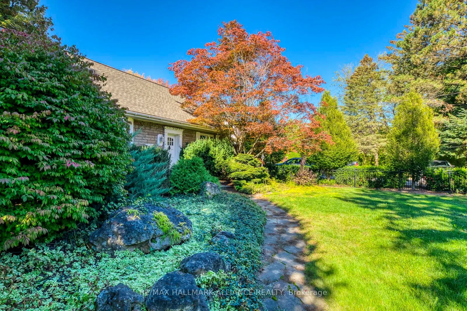 4447 Lakeshore Road