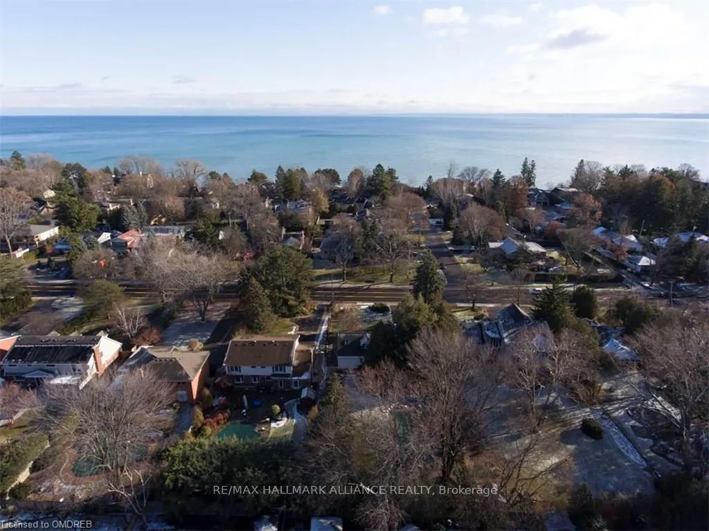 4447 Lakeshore Road