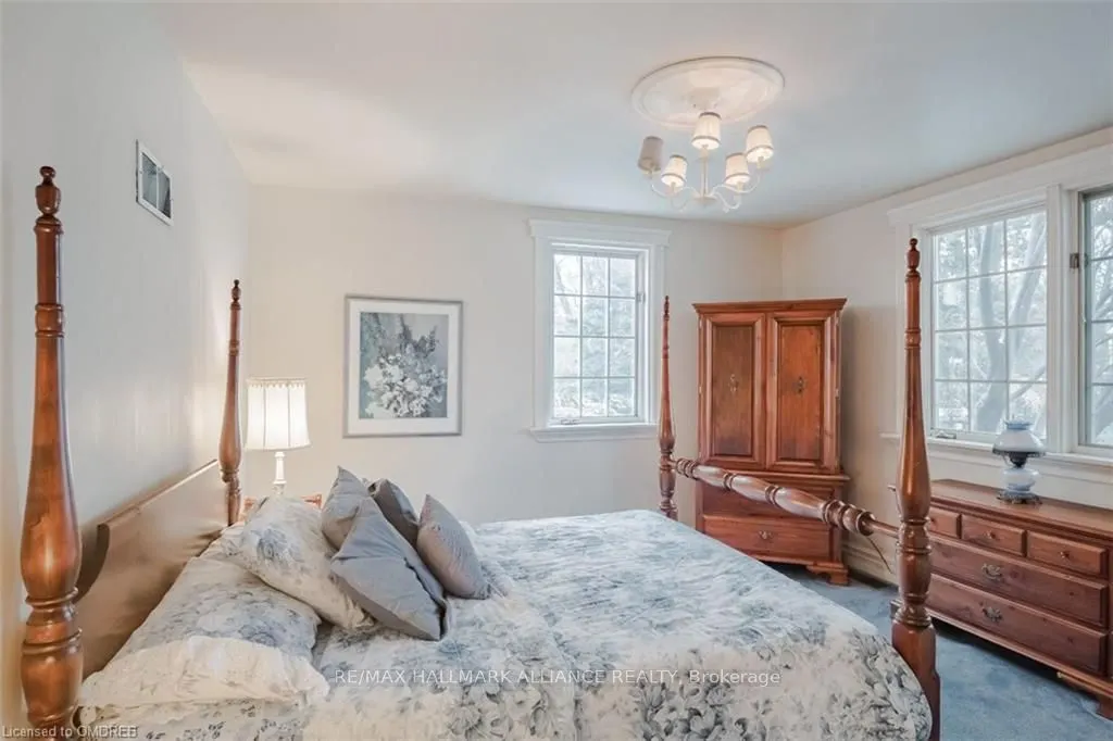 4447 Lakeshore Road