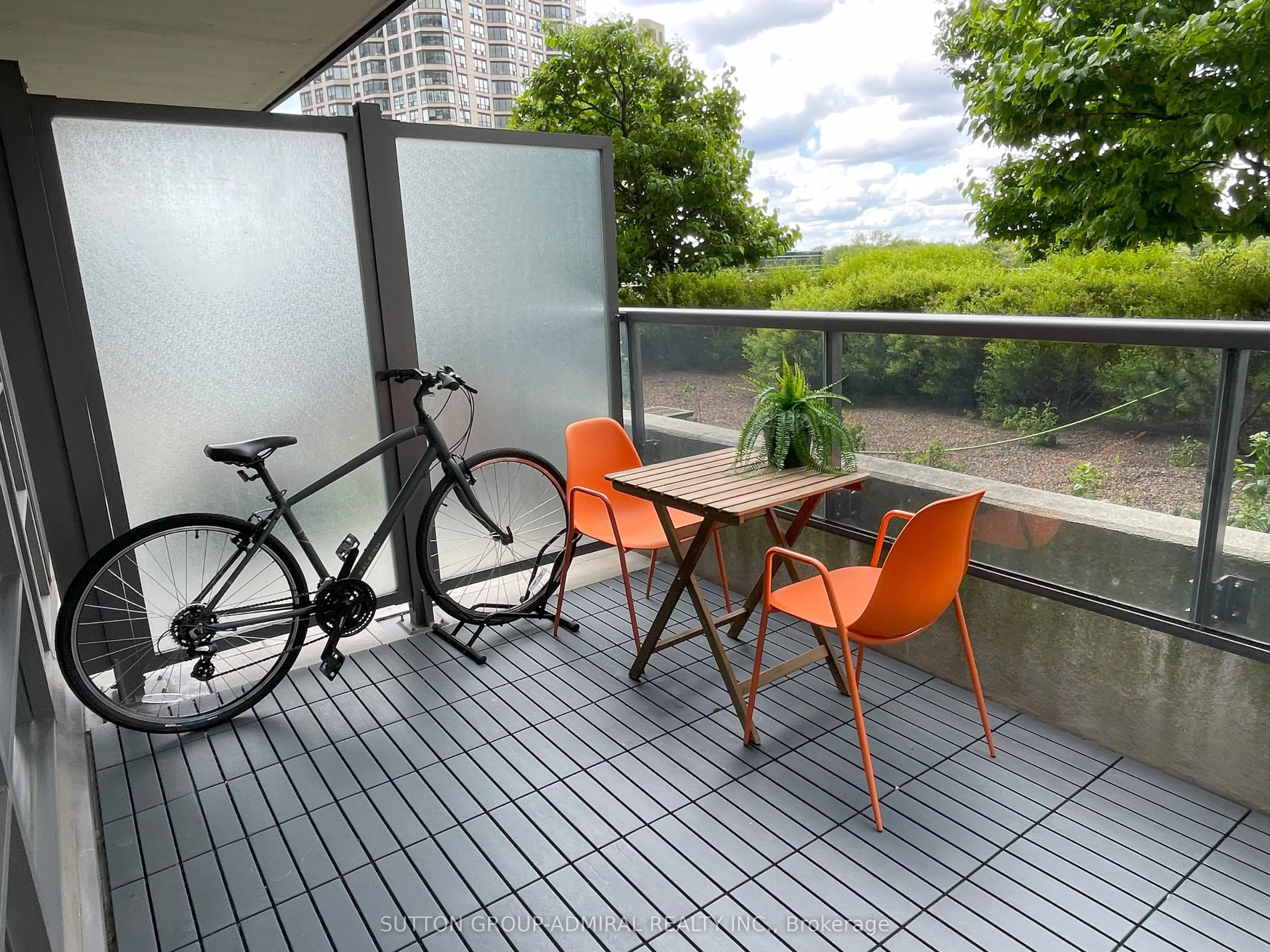 2240 Lake Shore Boulevard W, #403