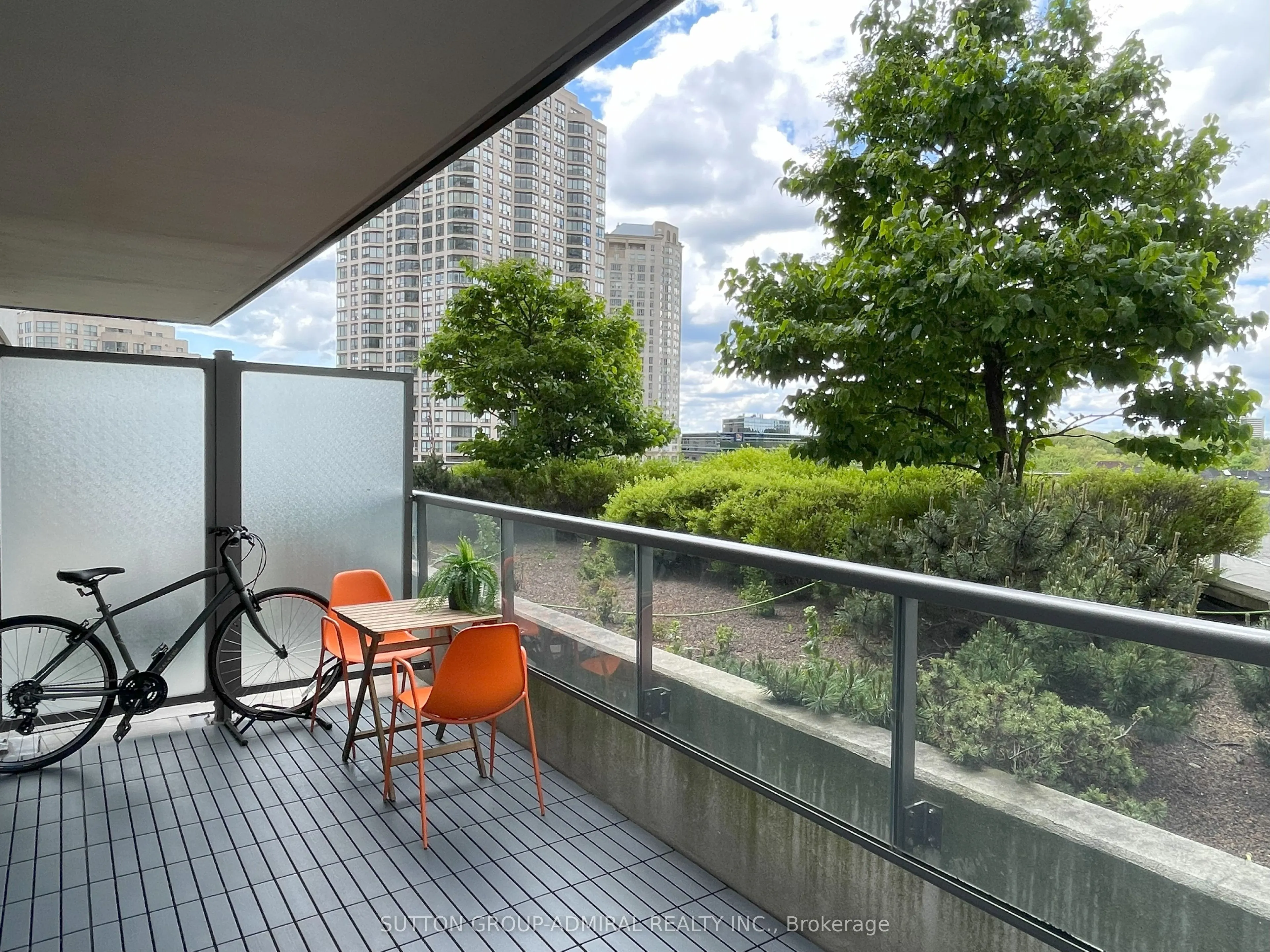 2240 Lake Shore Boulevard W, #403