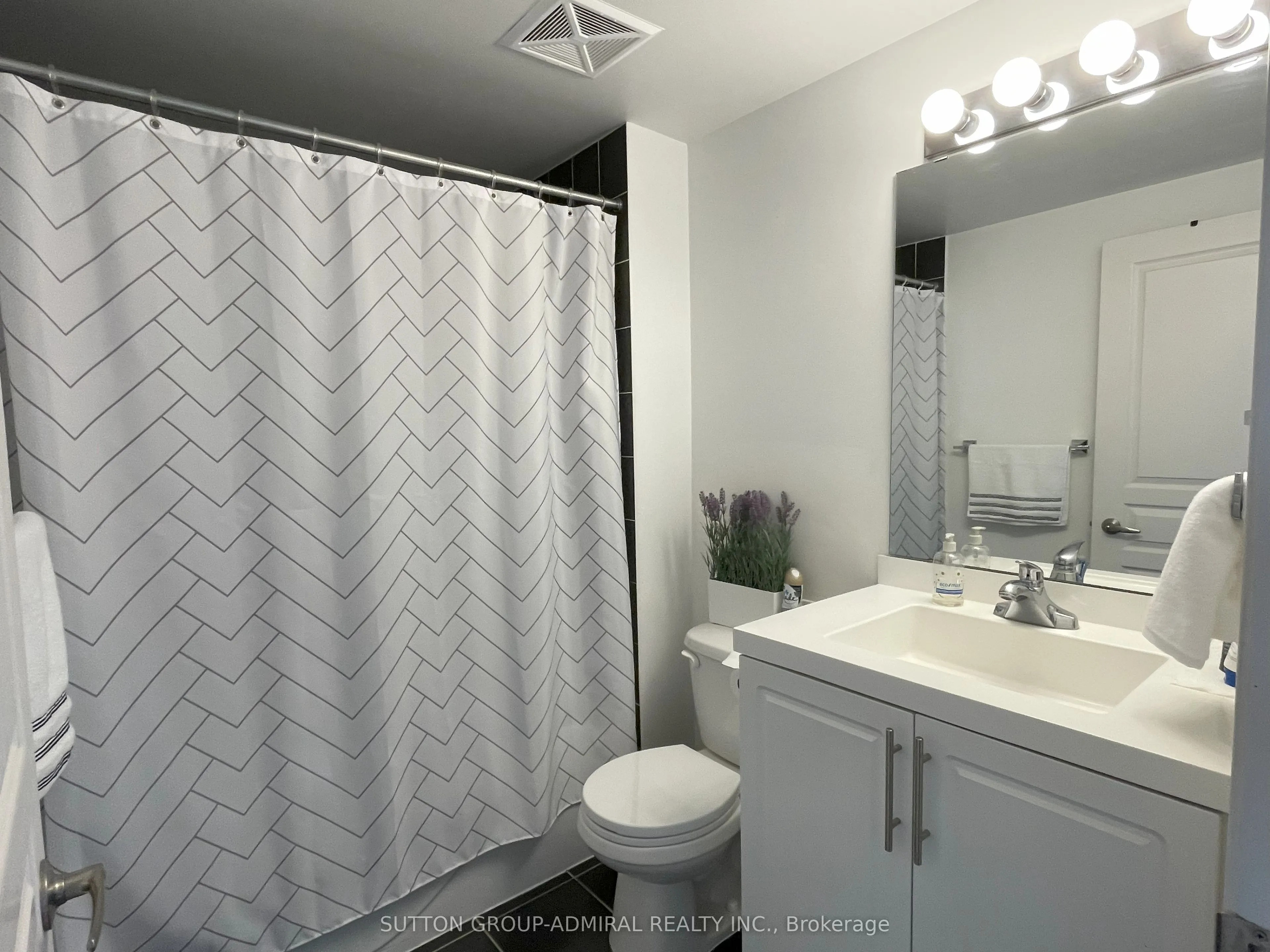 2240 Lake Shore Boulevard W, #403