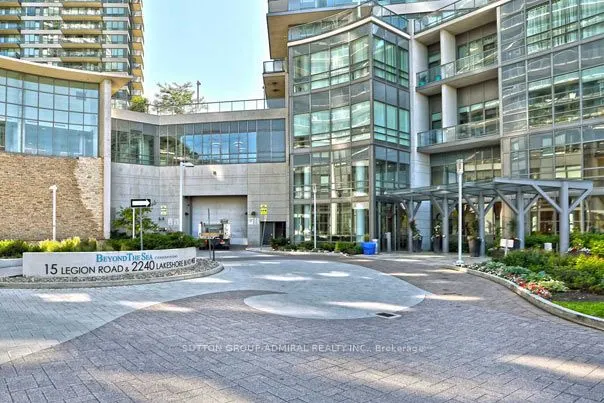 2240 Lake Shore Boulevard W, #403