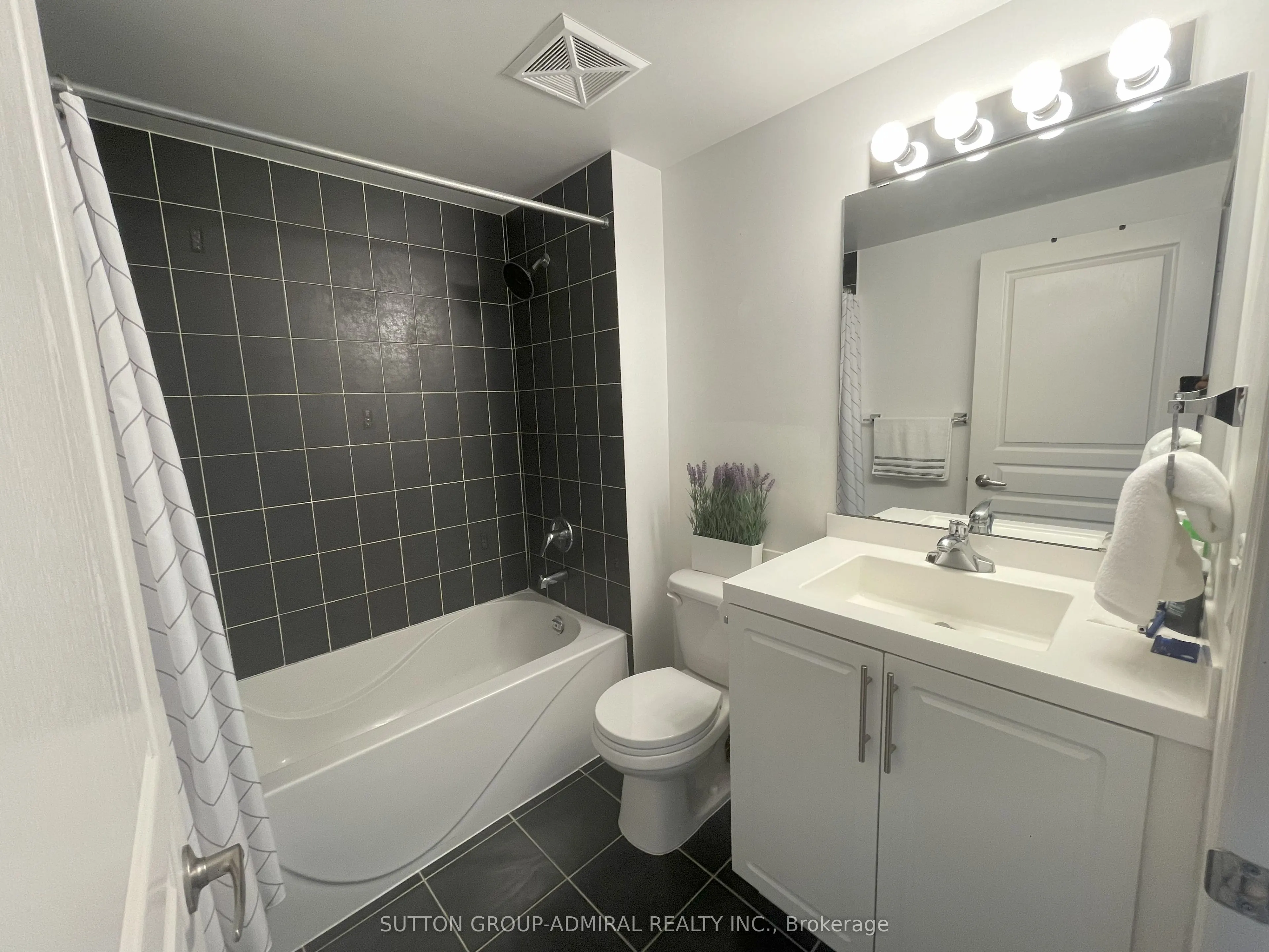 2240 Lake Shore Boulevard W, #403