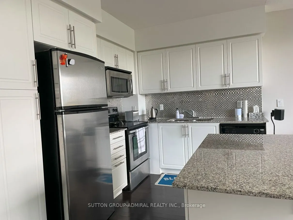 2240 Lake Shore Boulevard W, #403