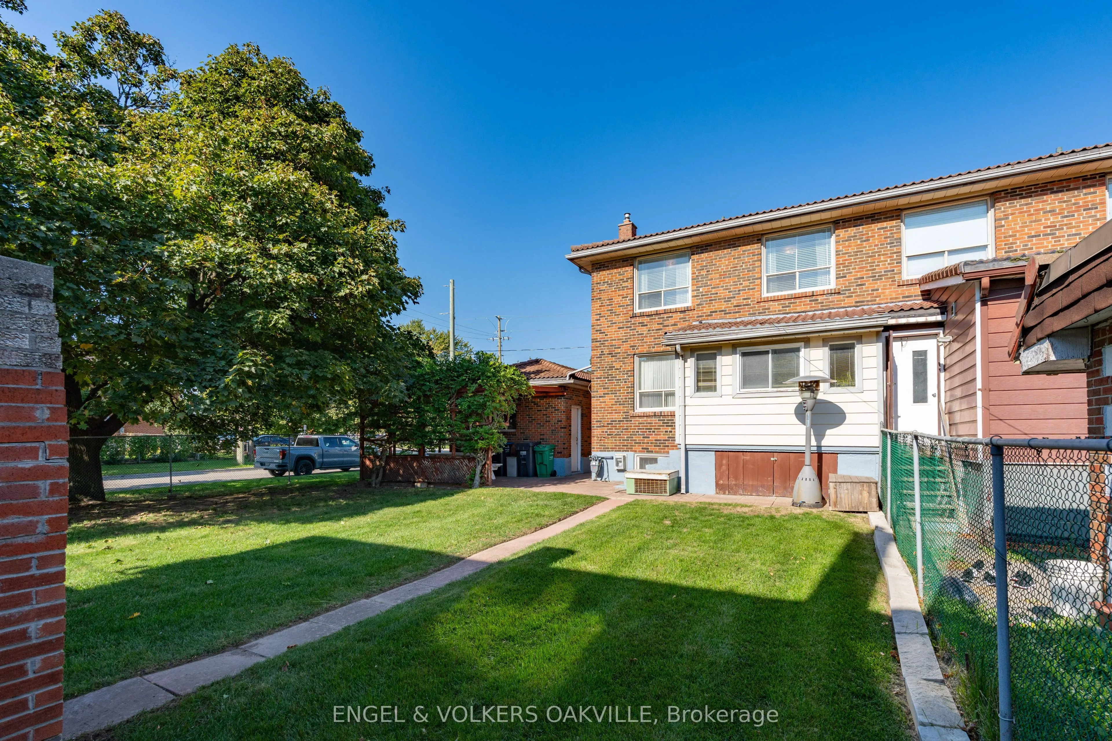 183 vodden Street E