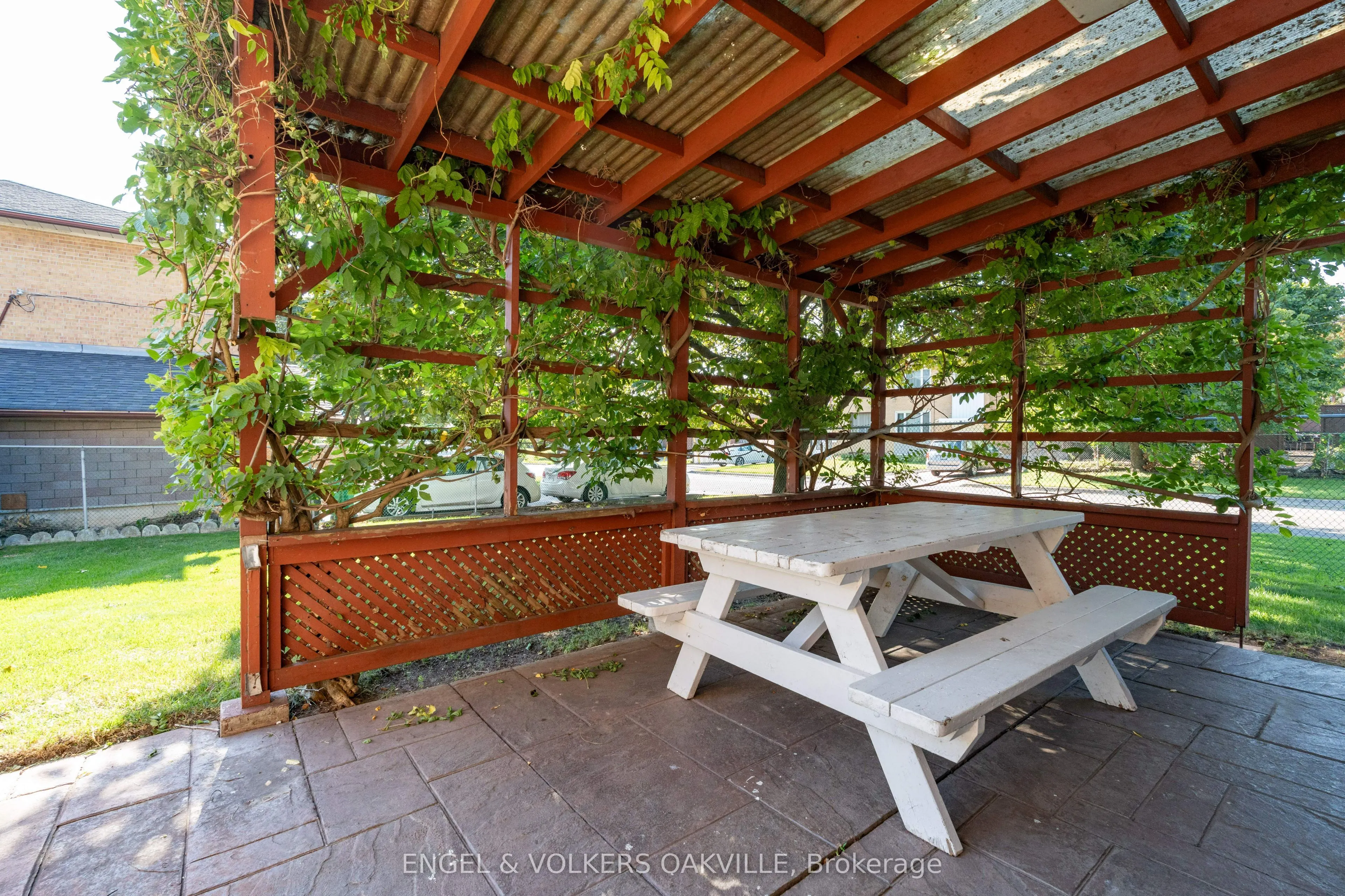 183 vodden Street E