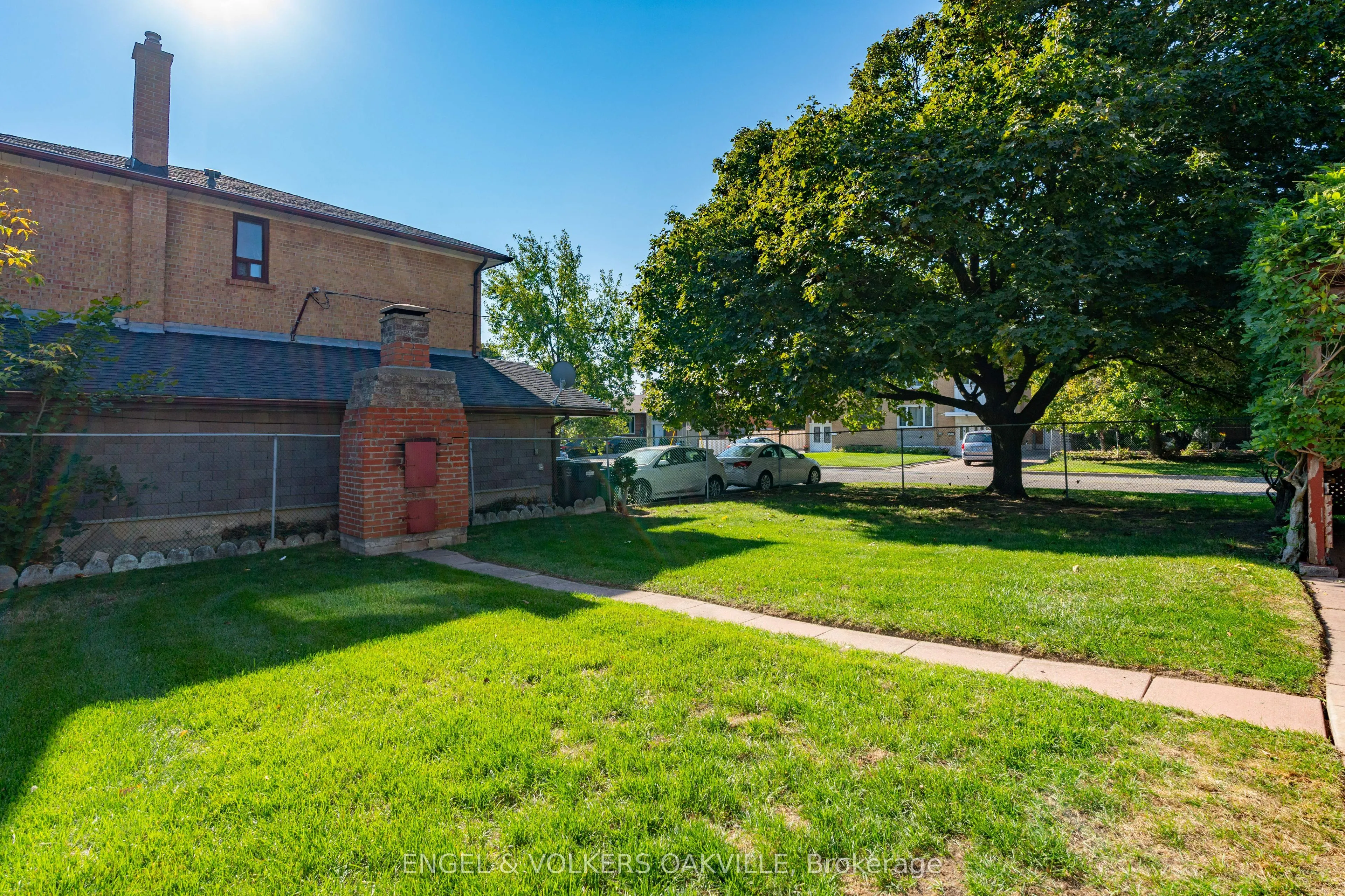 183 vodden Street E