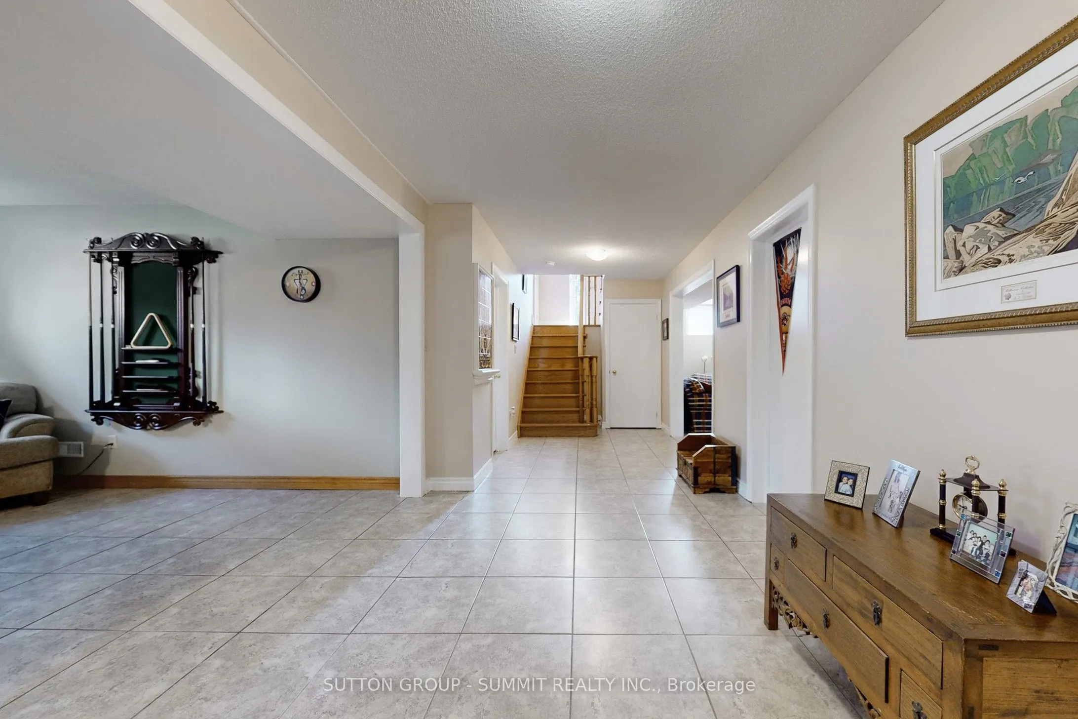 5981 RAYSHAW Crescent