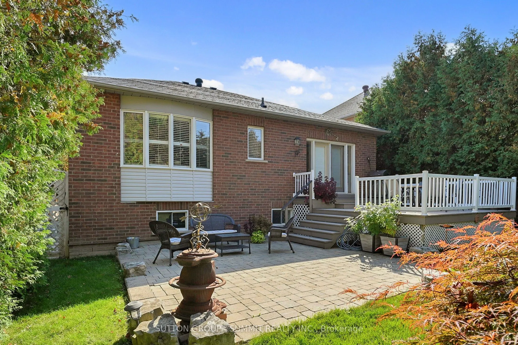 5981 RAYSHAW Crescent