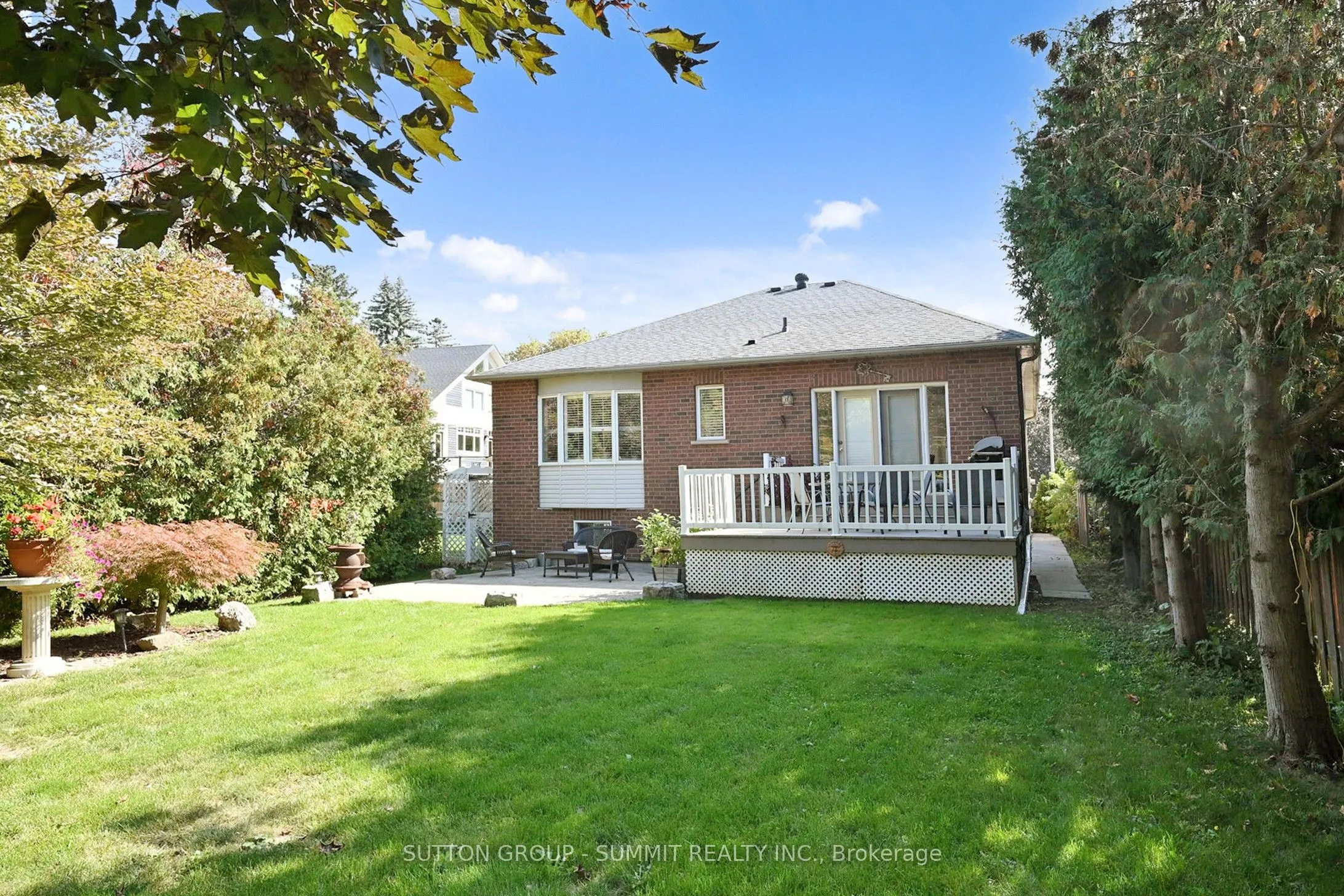 5981 RAYSHAW Crescent