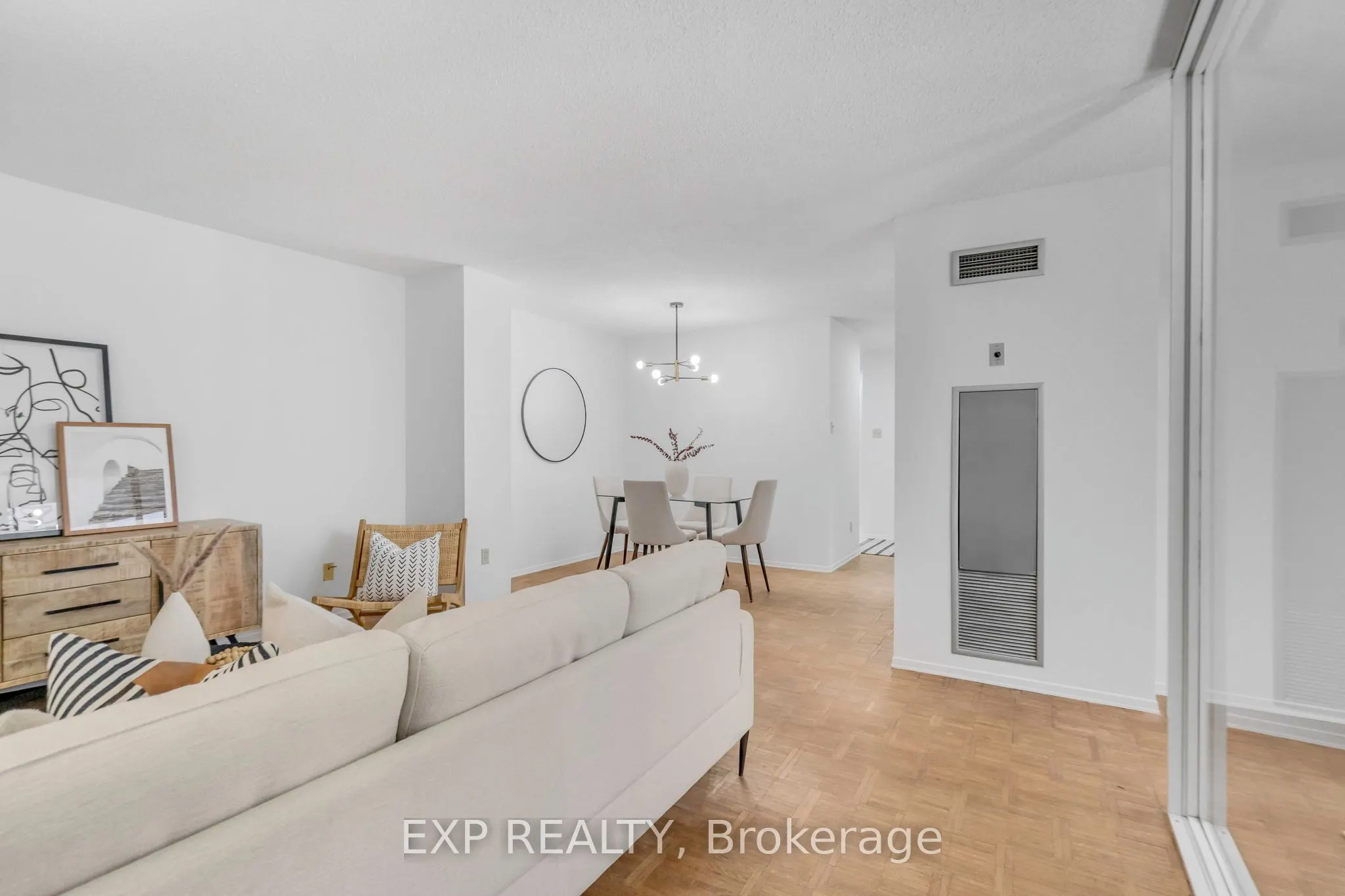 3700 Kaneff Crescent, #406