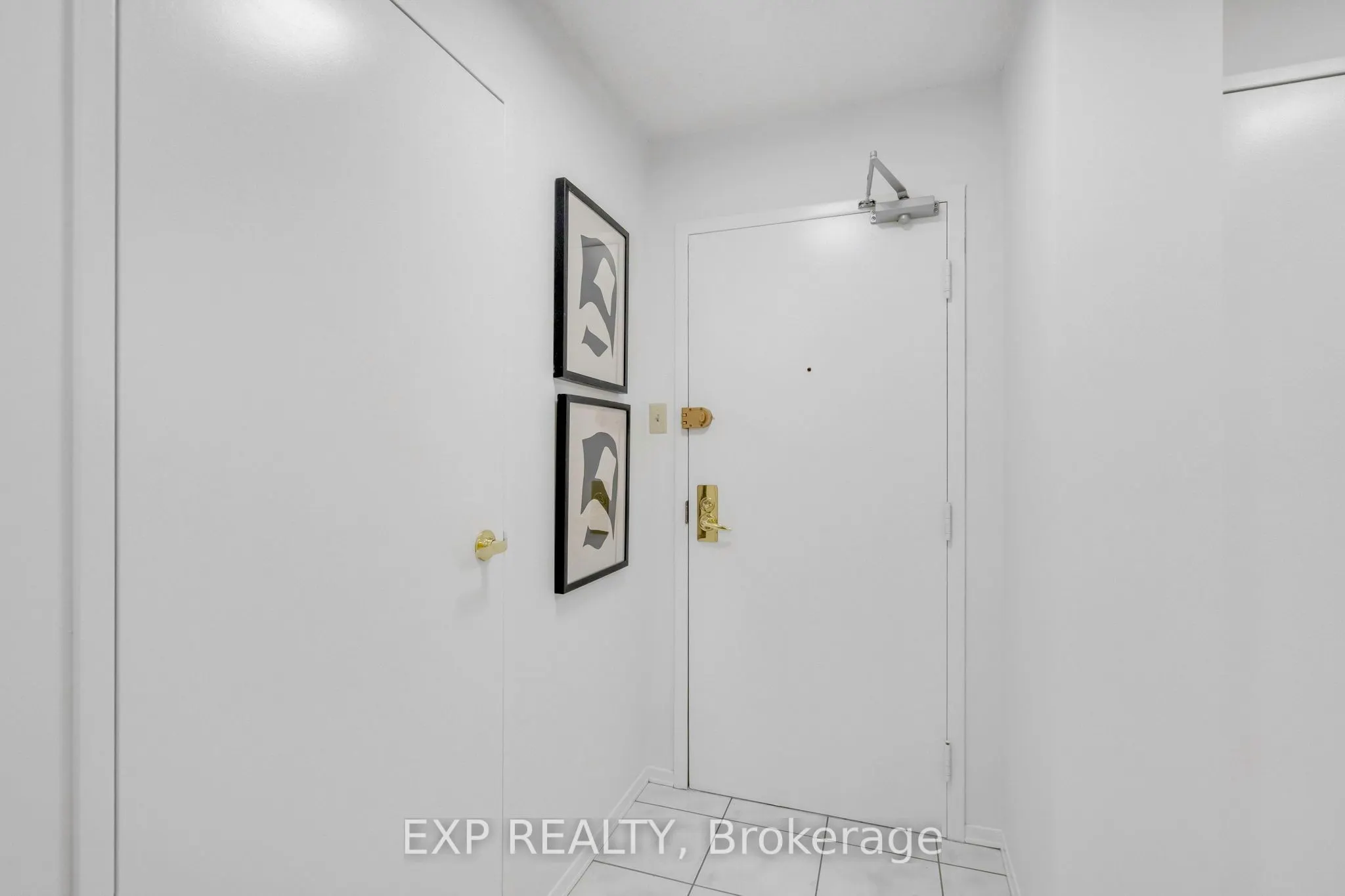 3700 Kaneff Crescent, #406