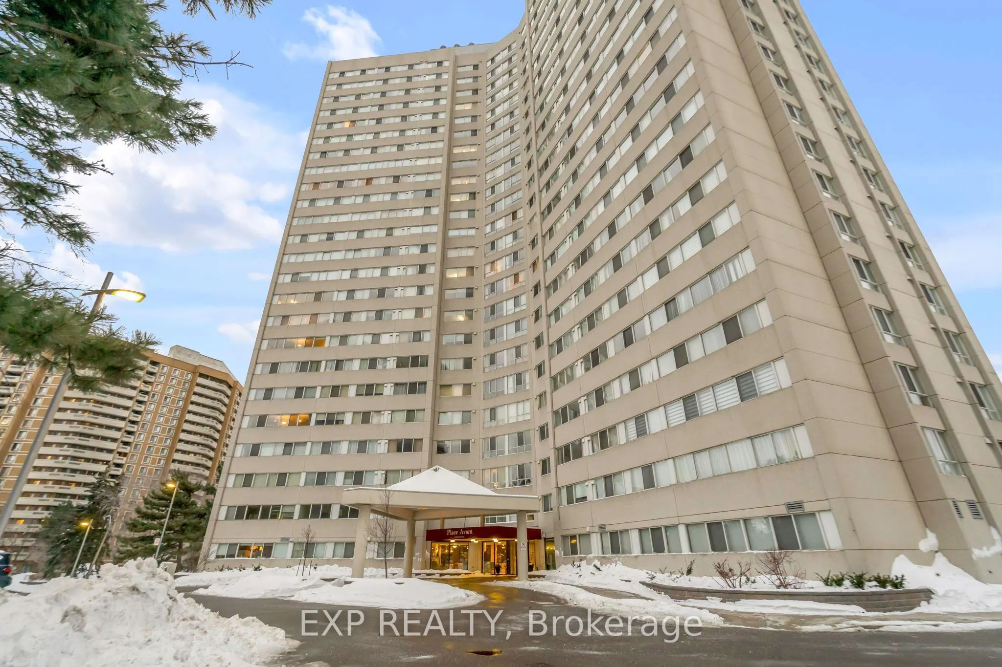 3700 Kaneff Crescent, #406