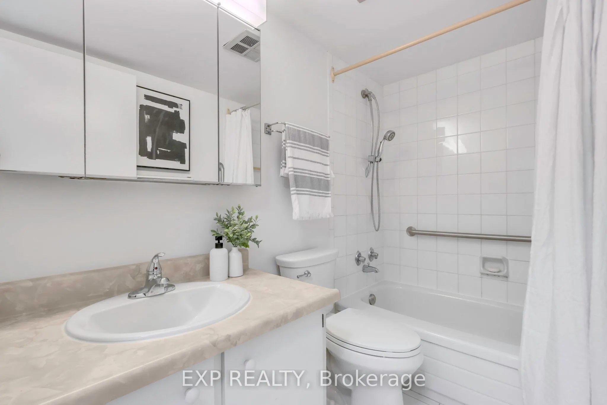 3700 Kaneff Crescent, #406