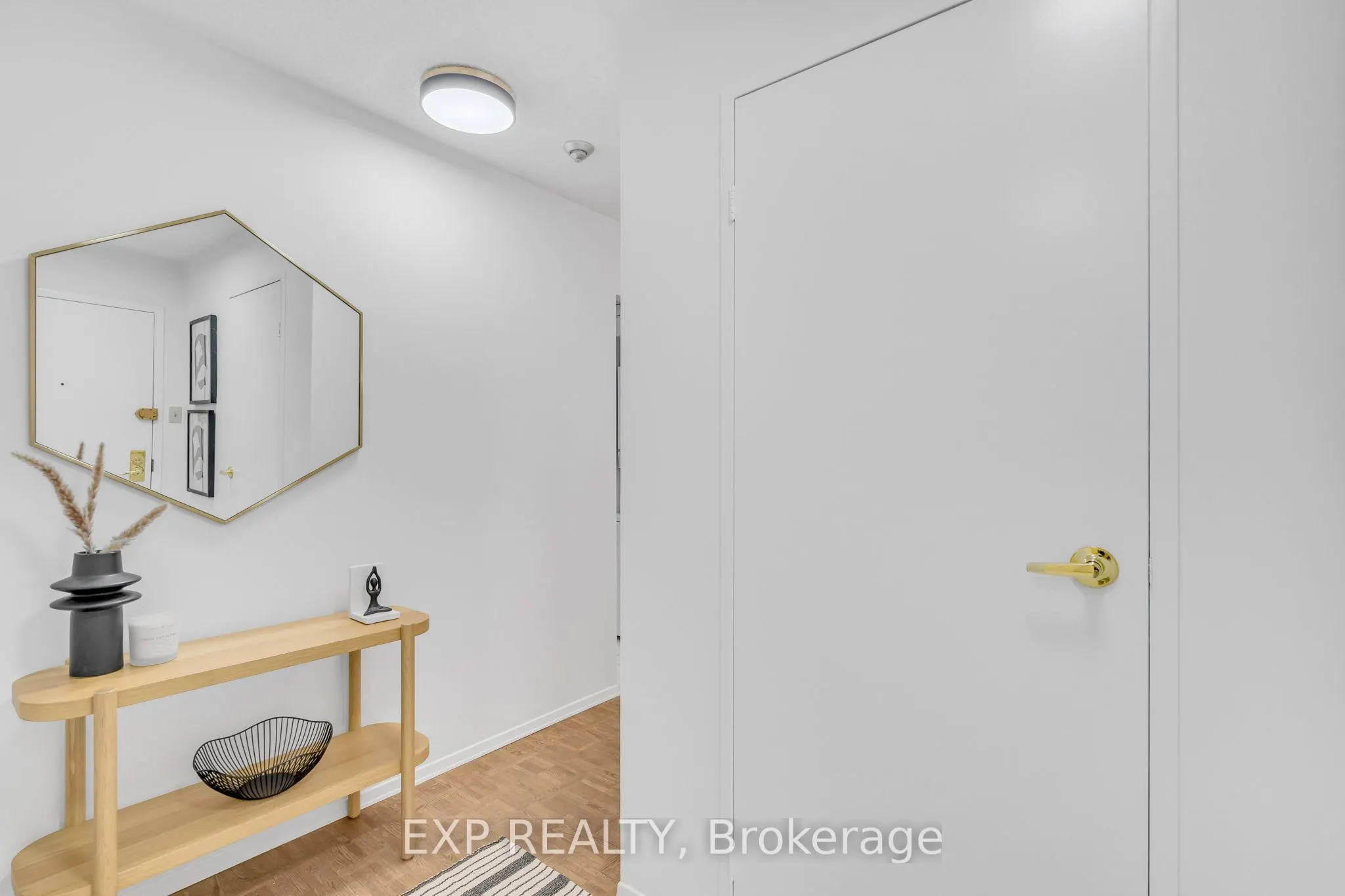 3700 Kaneff Crescent, #406