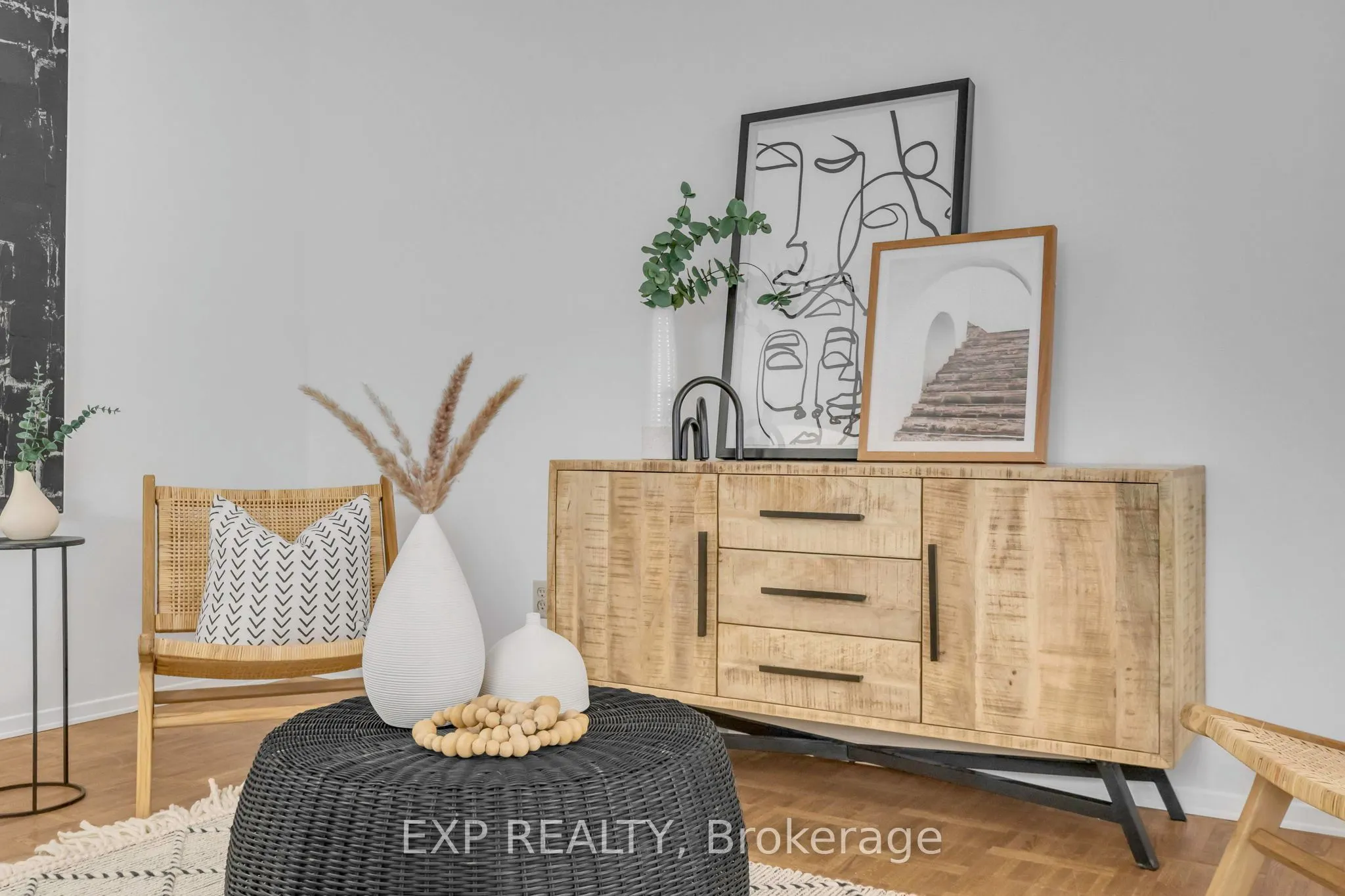 3700 Kaneff Crescent, #406