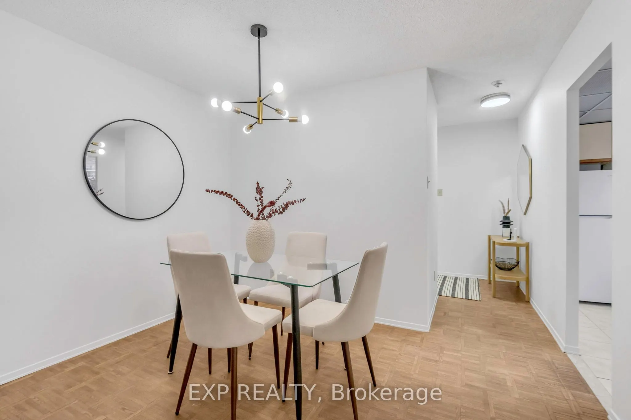 3700 Kaneff Crescent, #406