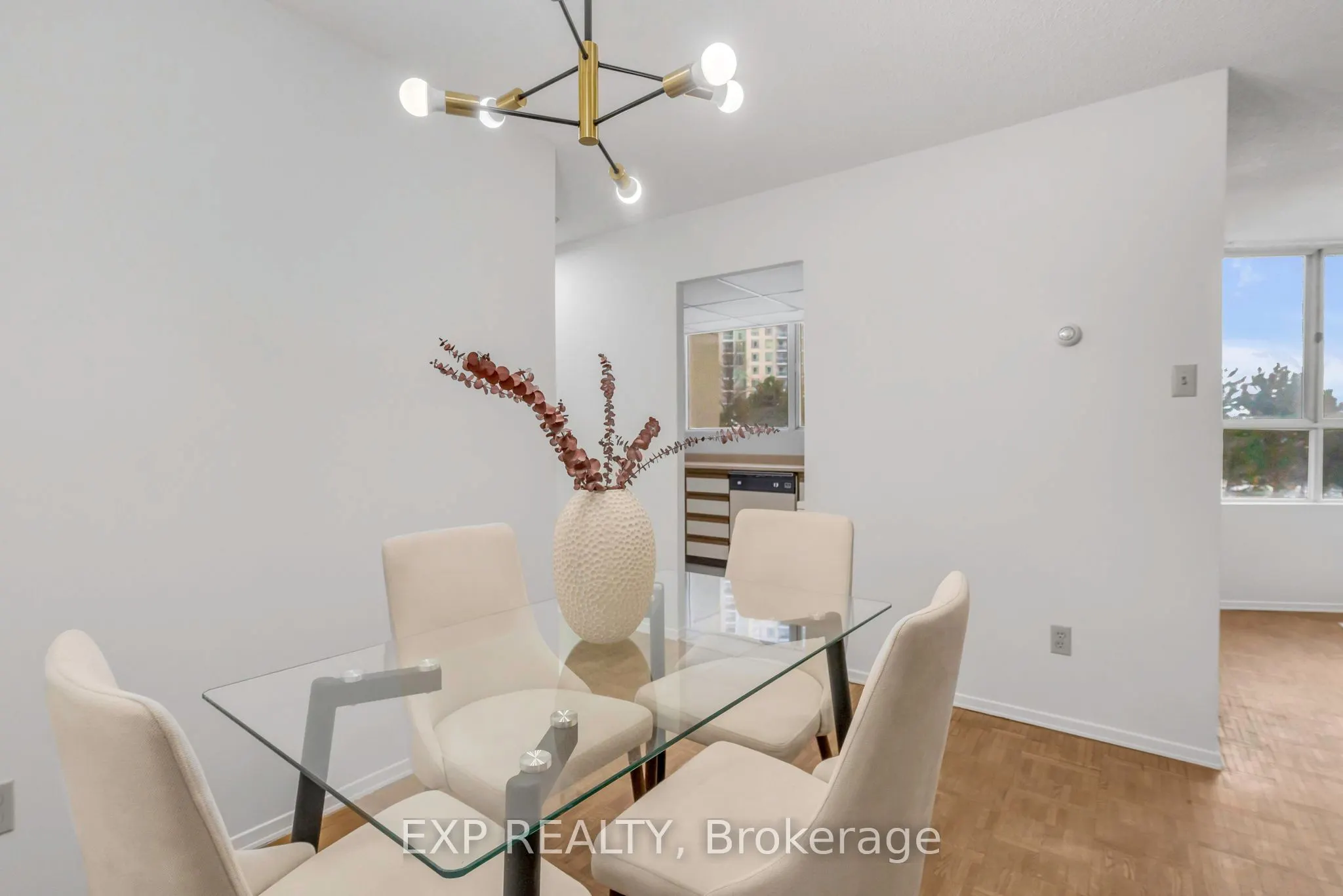 3700 Kaneff Crescent, #406