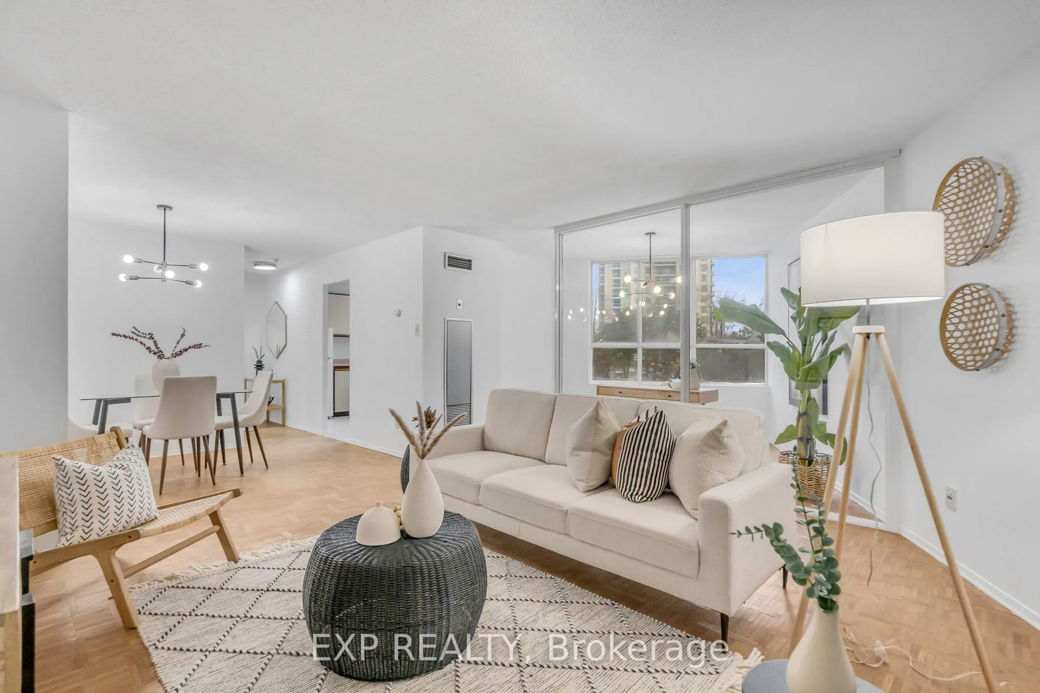 3700 Kaneff Crescent, #406